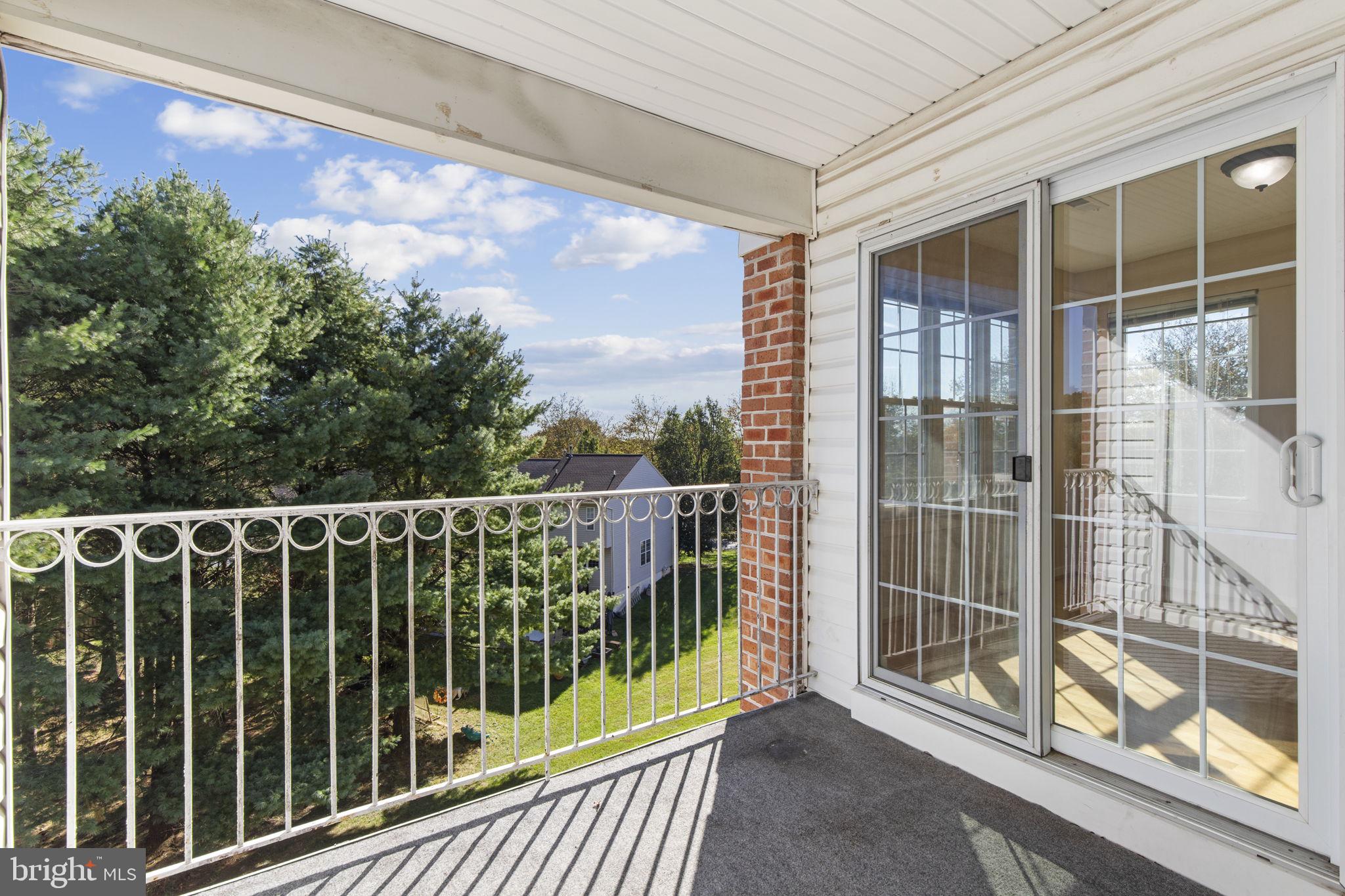 COUNTRY WALK - Residential Lease