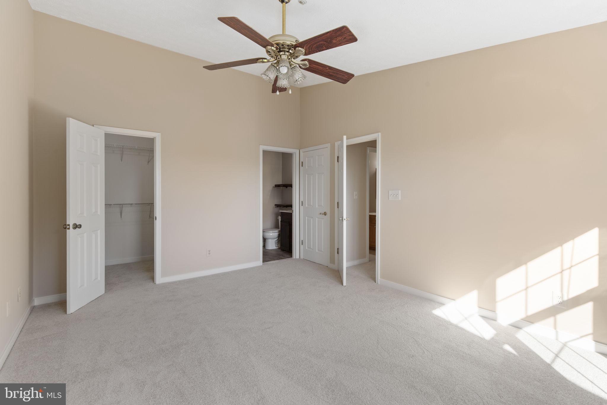 COUNTRY WALK - Residential Lease
