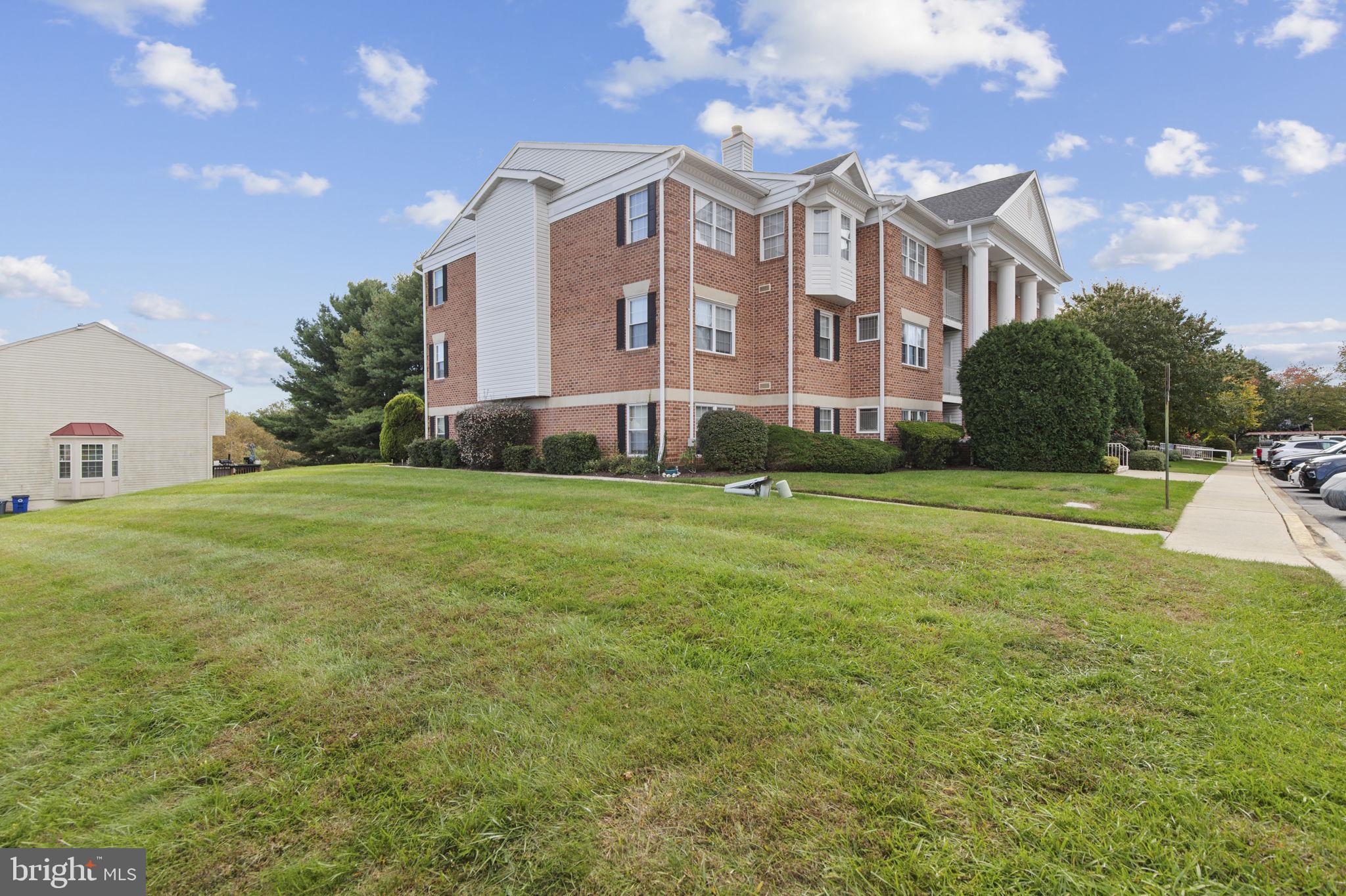 COUNTRY WALK - Residential Lease