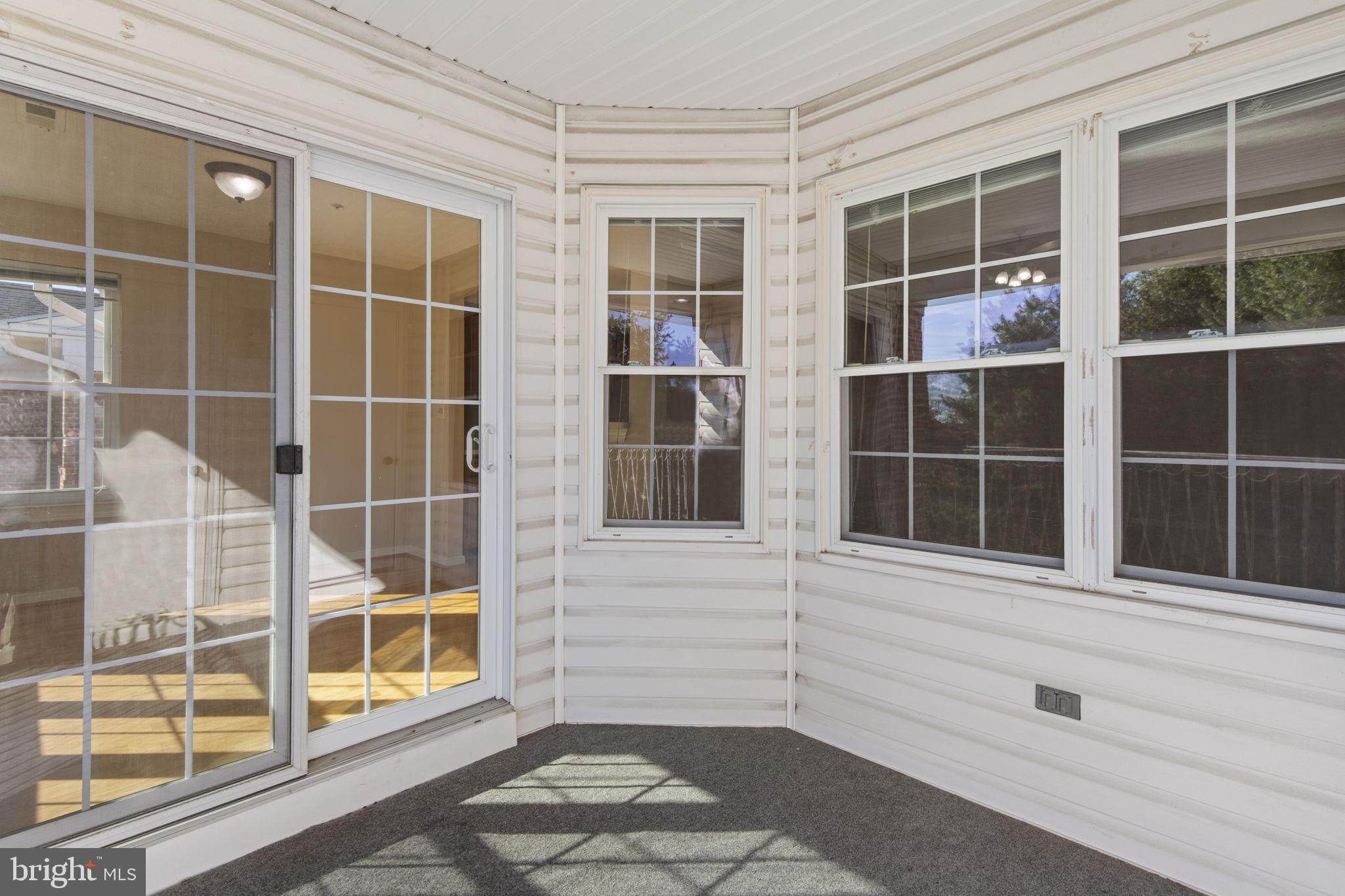 COUNTRY WALK - Residential Lease