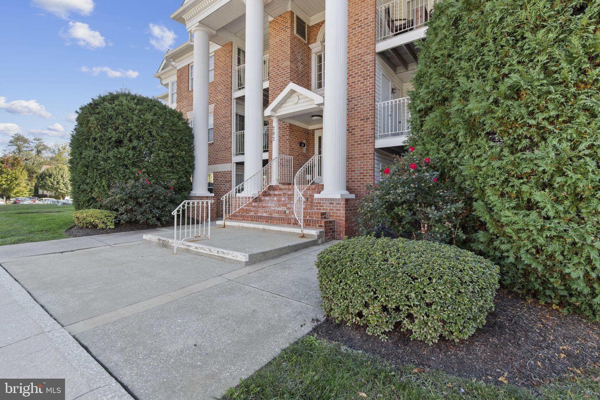 COUNTRY WALK - Residential Lease
