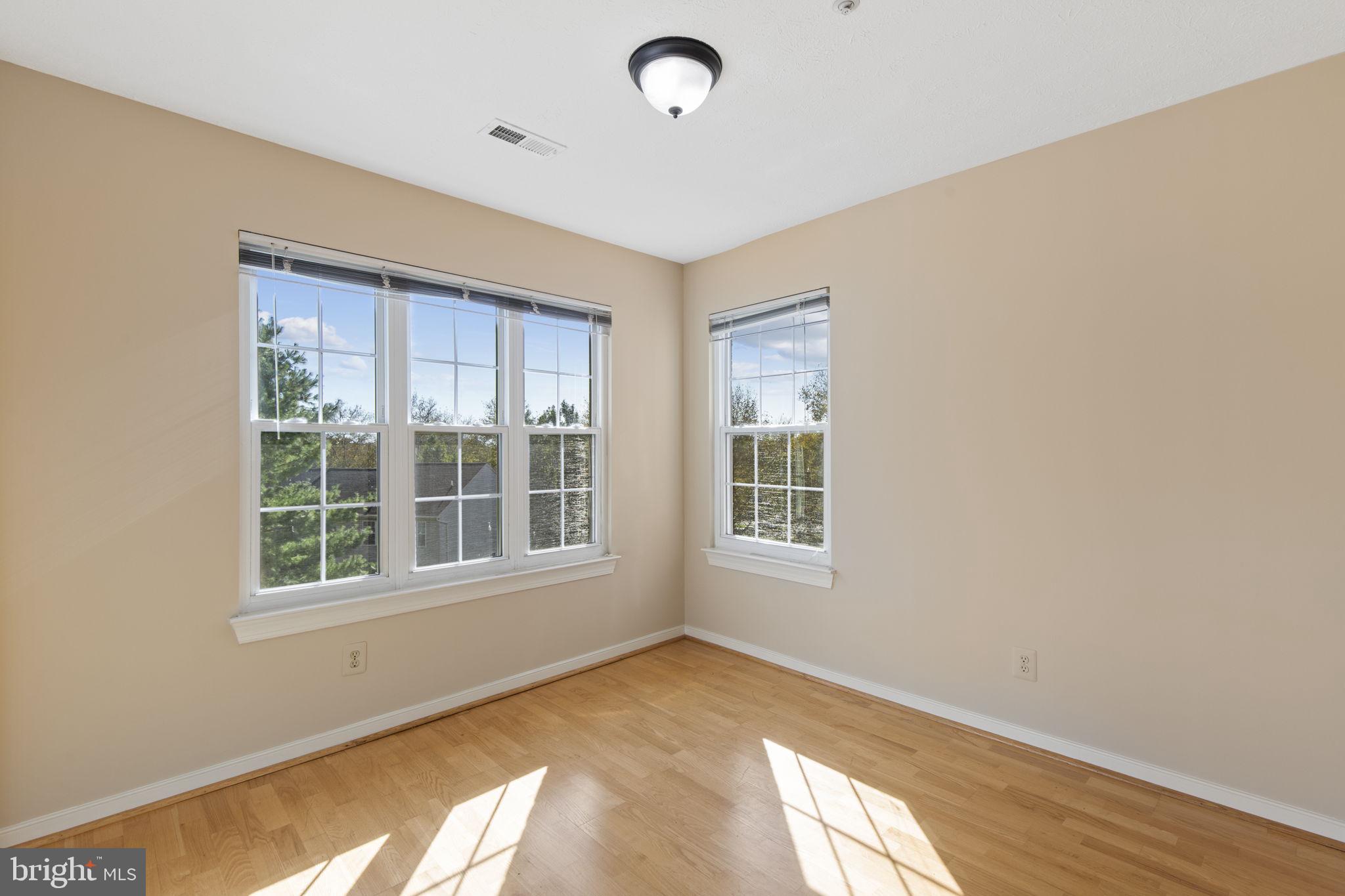 COUNTRY WALK - Residential Lease