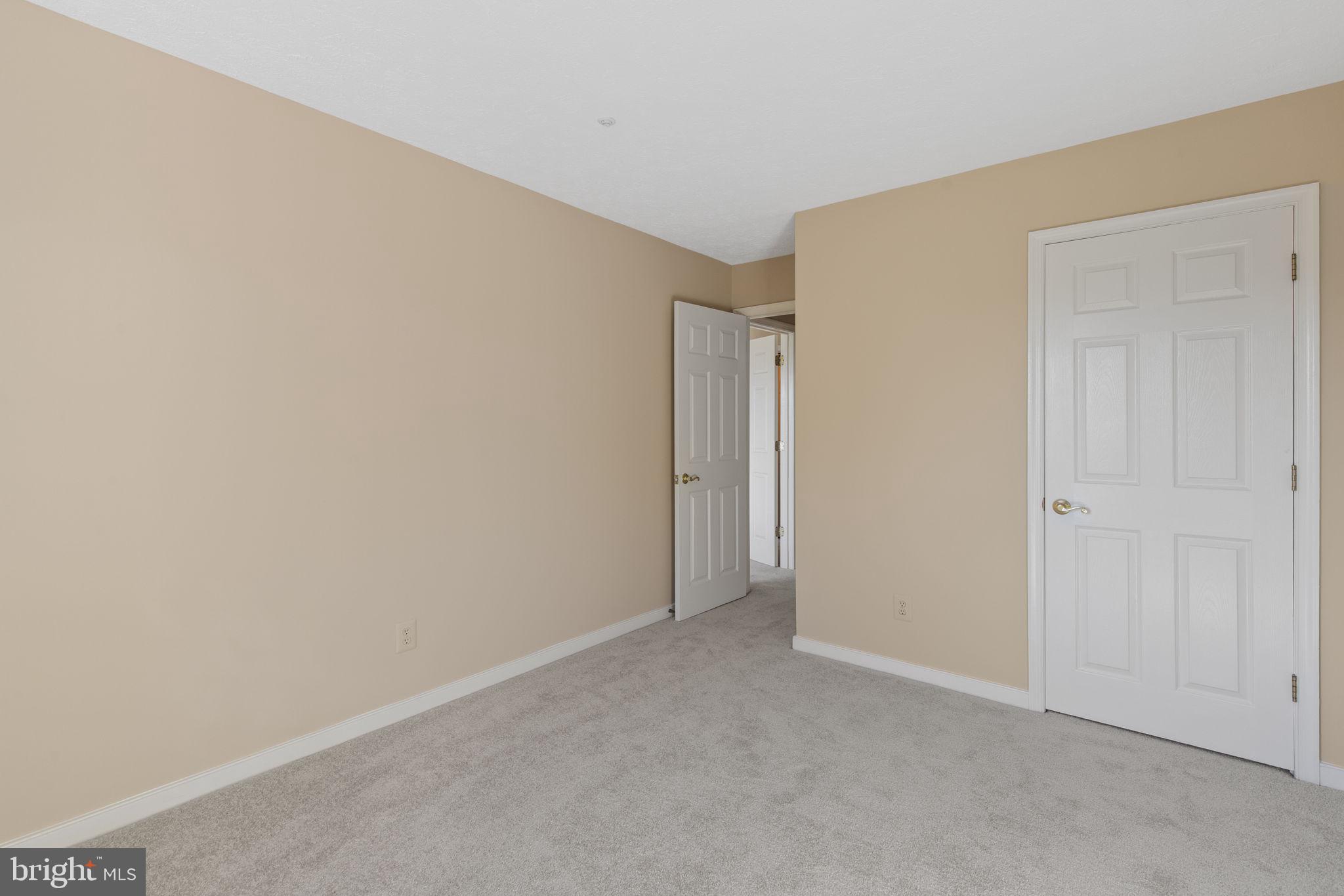 COUNTRY WALK - Residential Lease