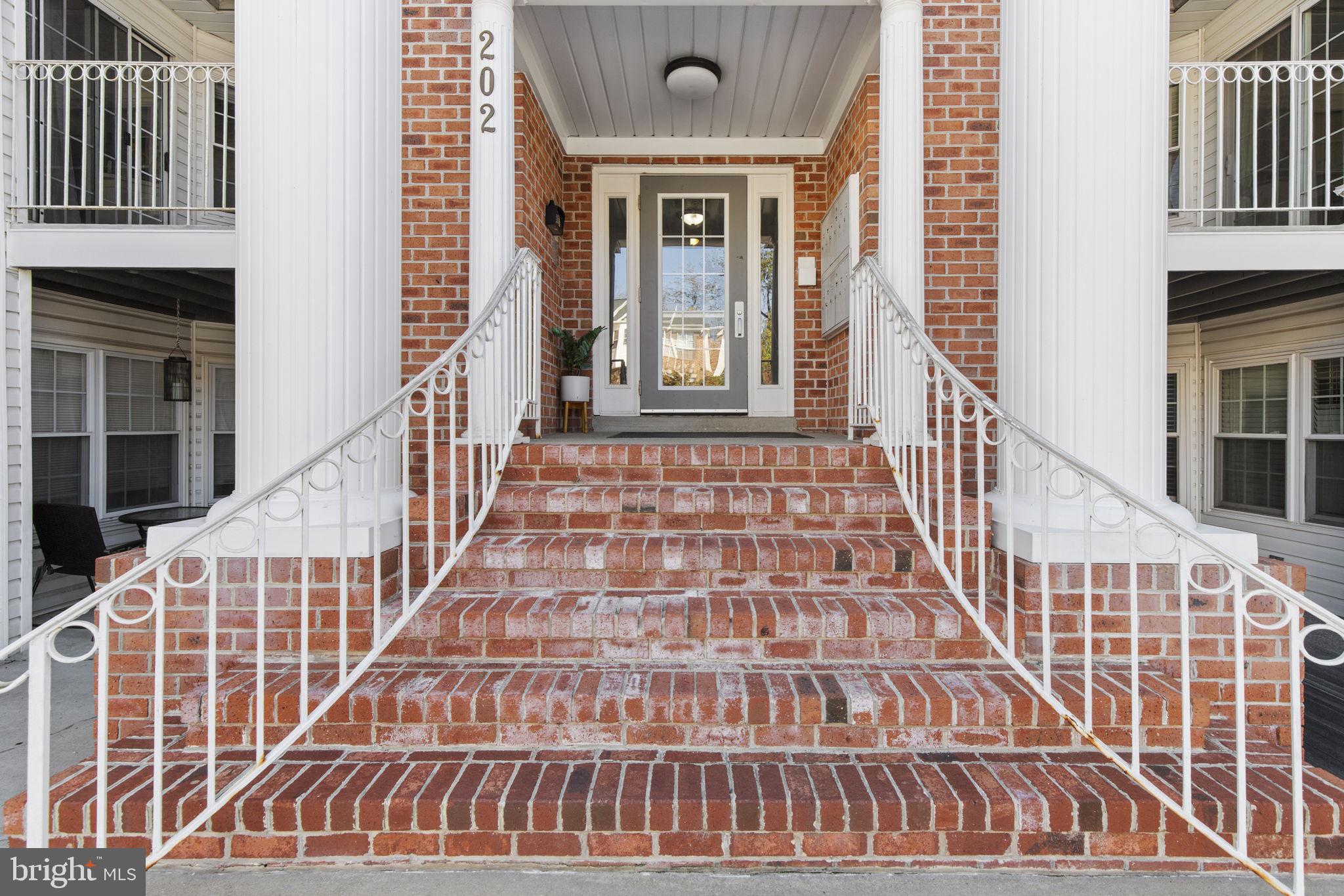COUNTRY WALK - Residential Lease