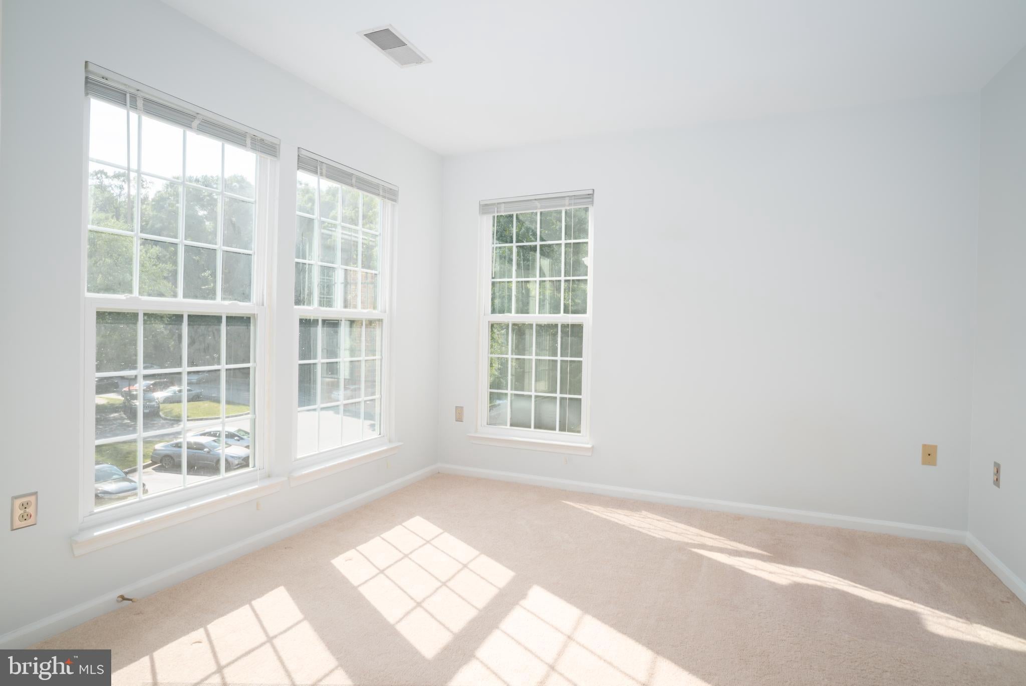 4406 SILVERBROOK LANE J302