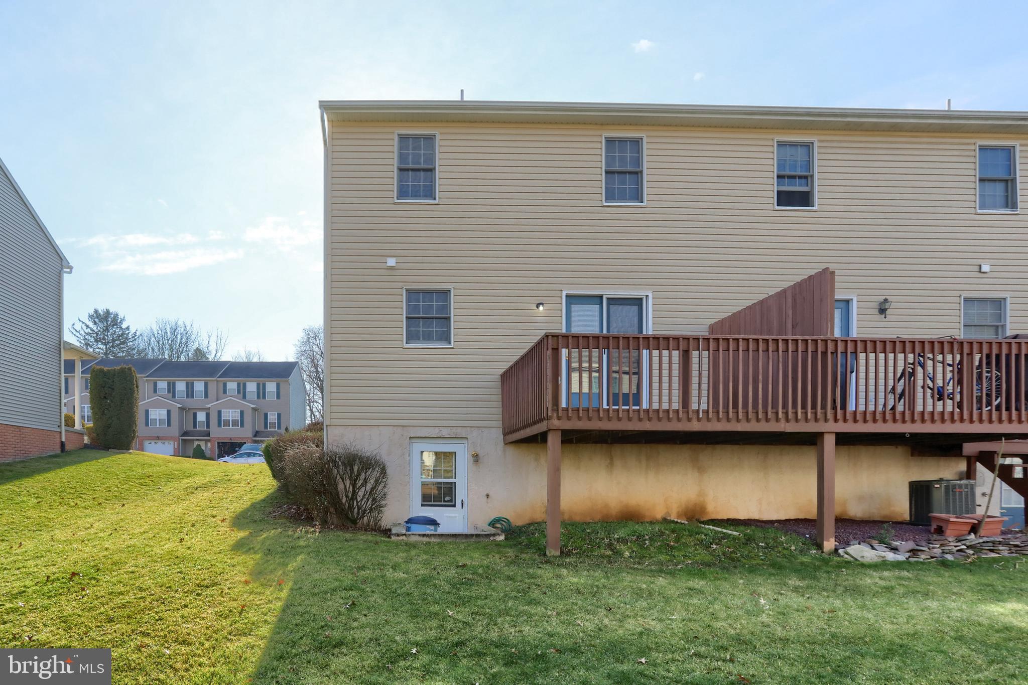 OAK HILLS - Residential