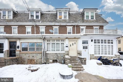 Townhouse For Sale - 33 S 6th Avenue<br/> COATESVILLE, PA 19320