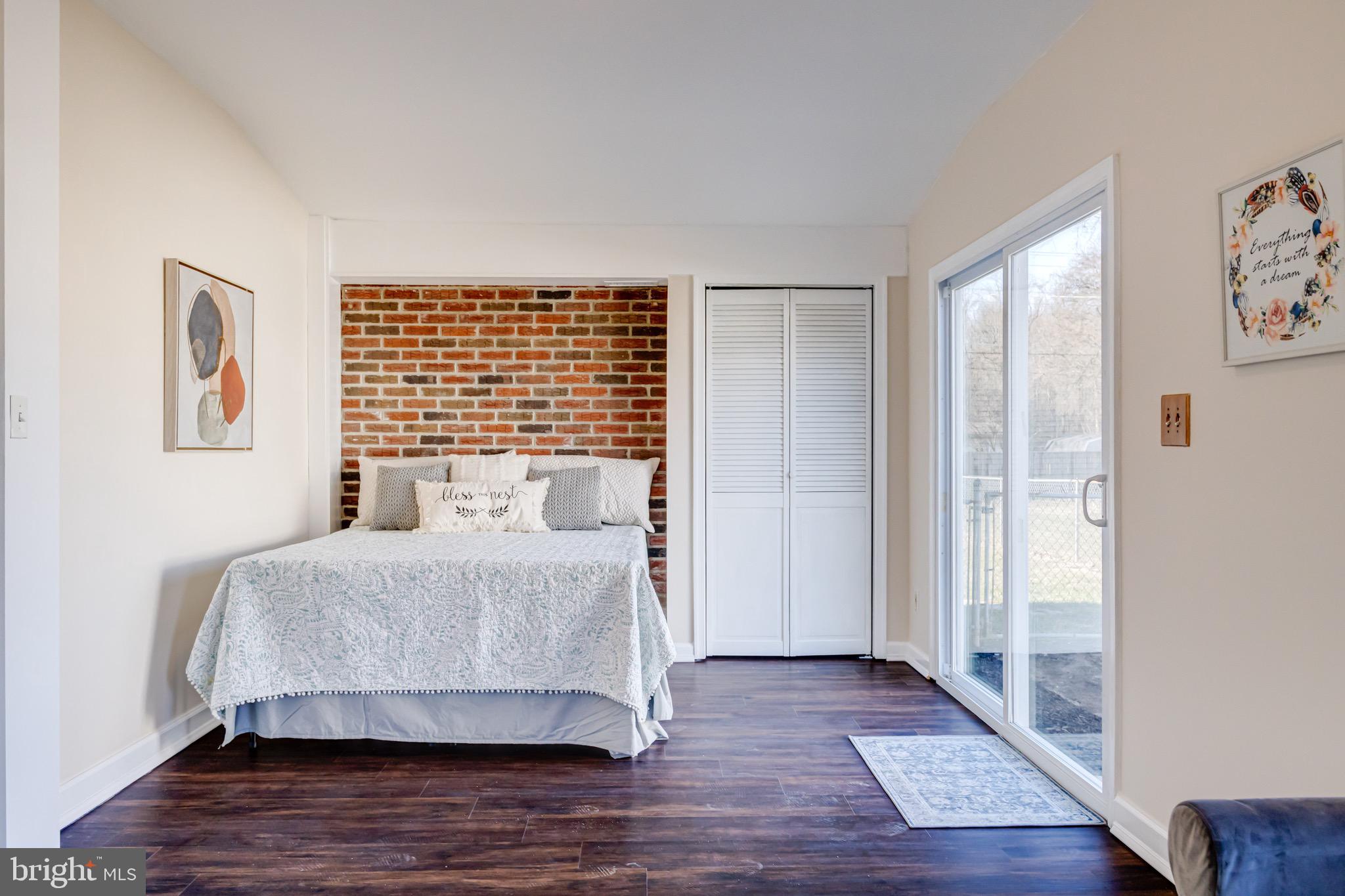 FLYING POINT - Residential