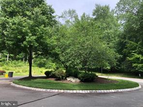98 BEECH HOLLOW LN