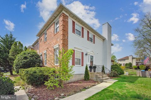 Photo of 7136 Lake Cove Drive, ALEXANDRIA, VA 22315 (MLS # VAFX2286994)