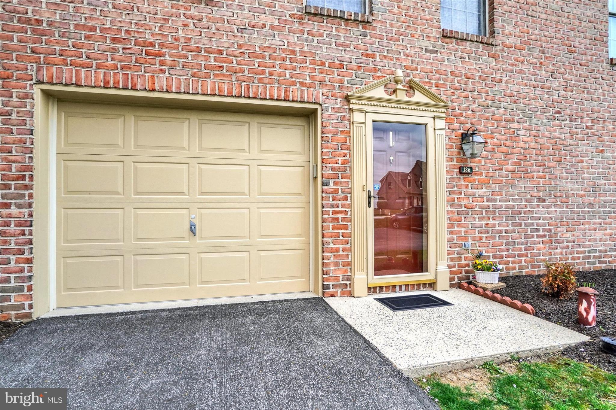 186 CROWN POINTE DRIVE Q186