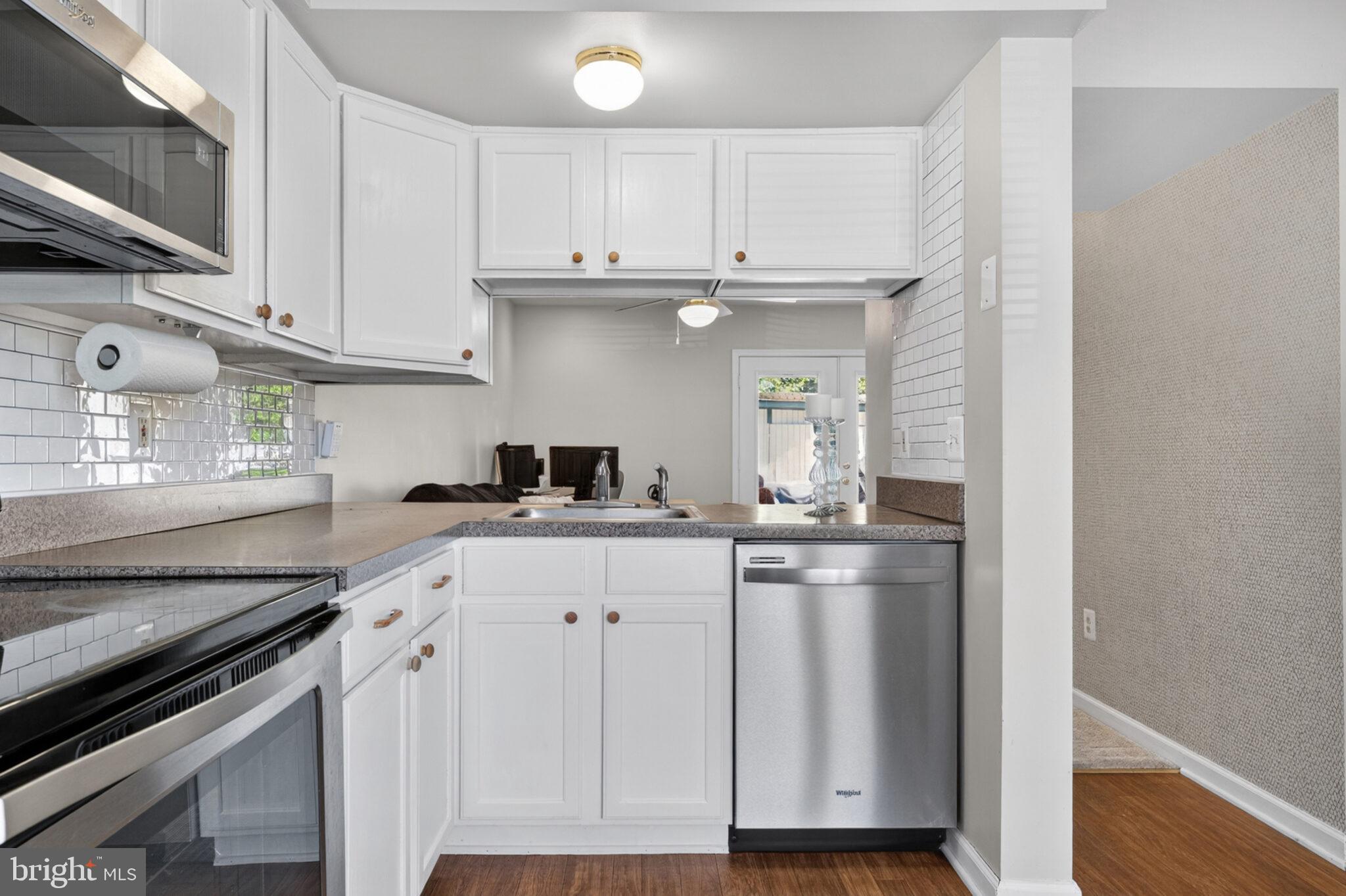 612 HEMLOCK COURT
