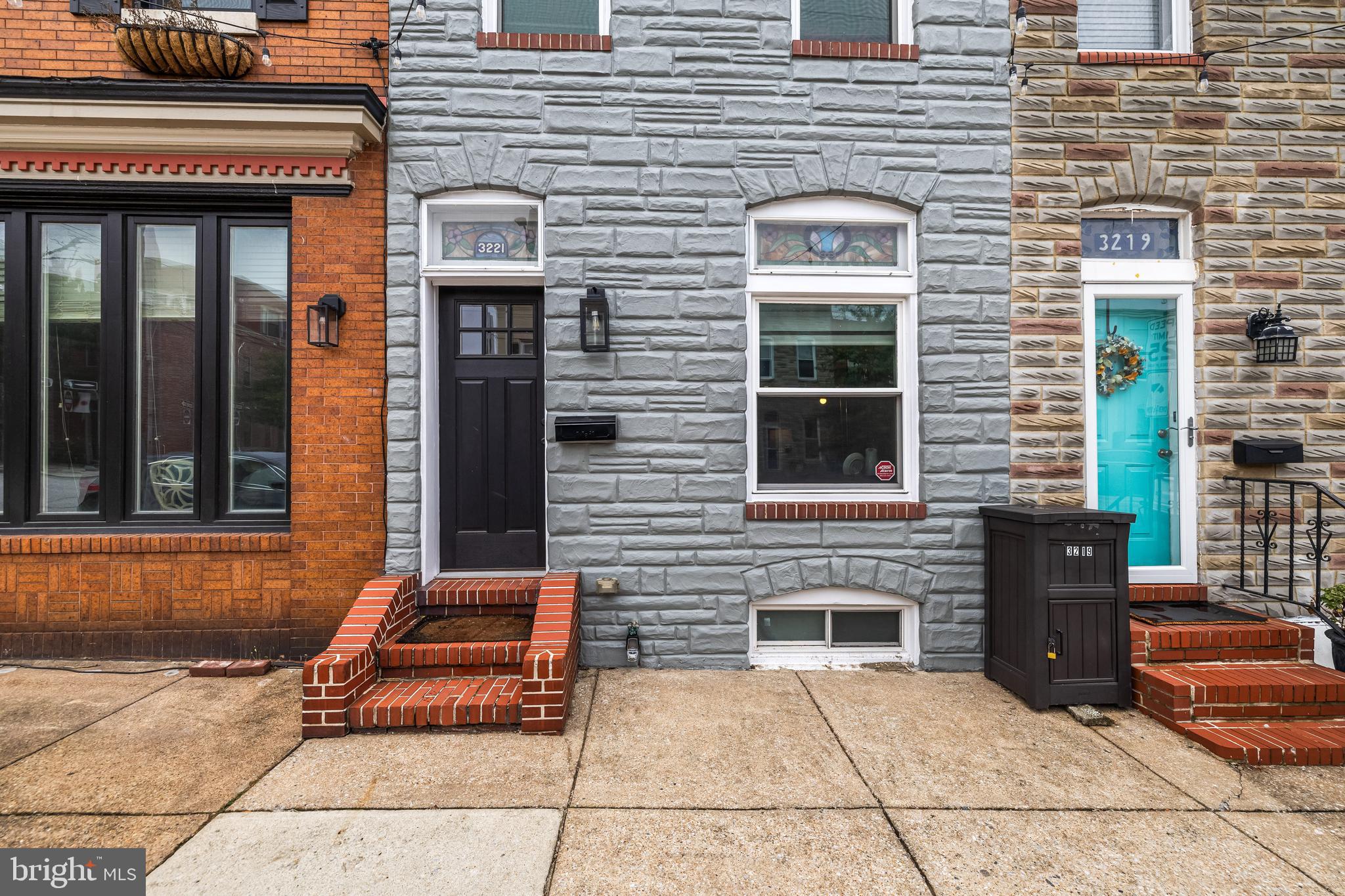 3221 ELLIOTT STREET