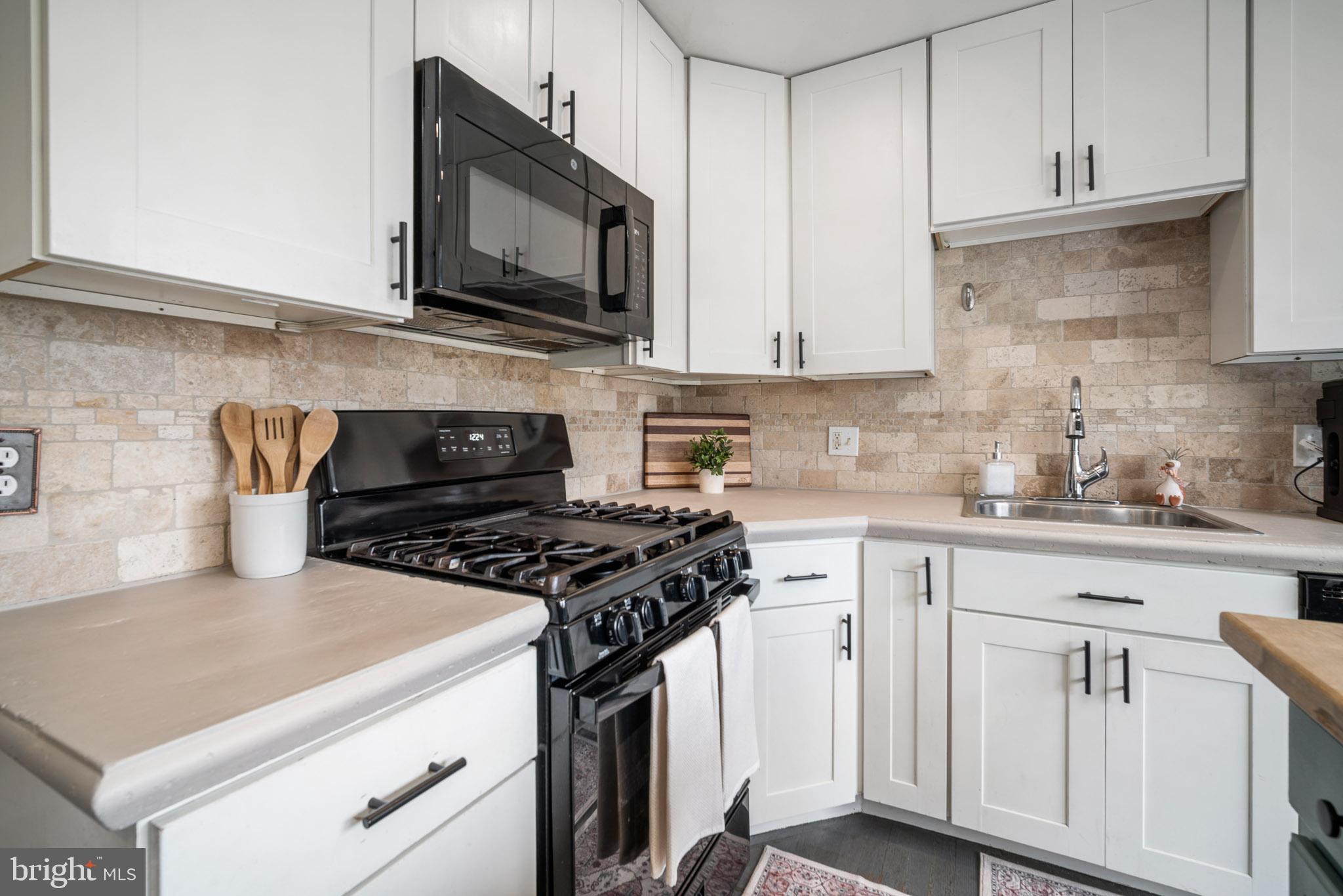 BEAVER LAKES - Residential