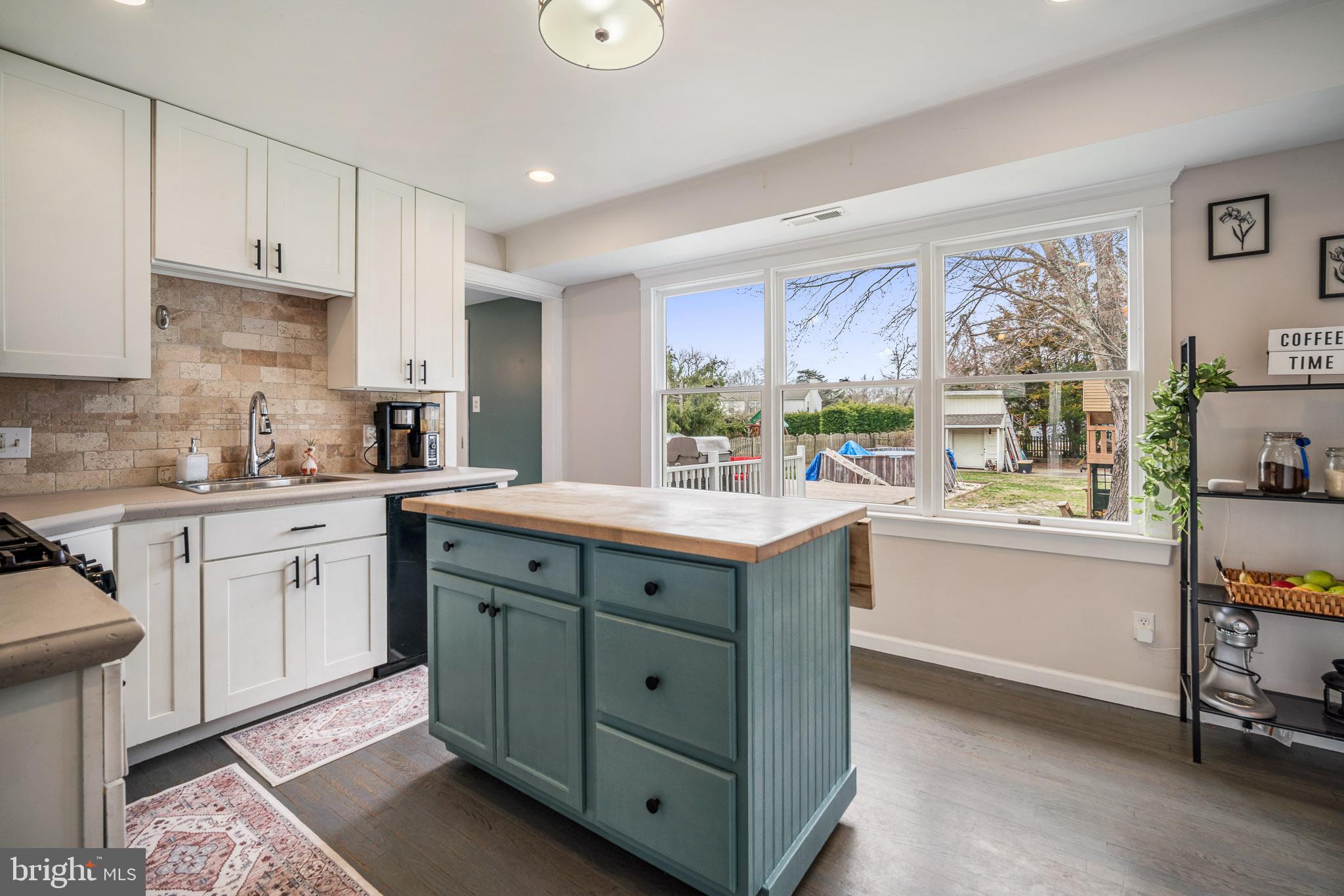 BEAVER LAKES - Residential