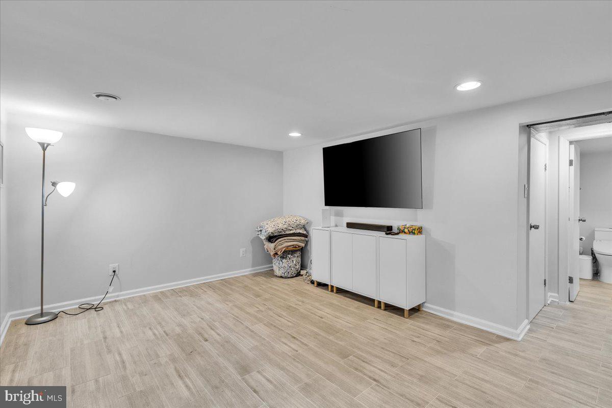 ARLINGTON HEIGHTS - Residential Lease