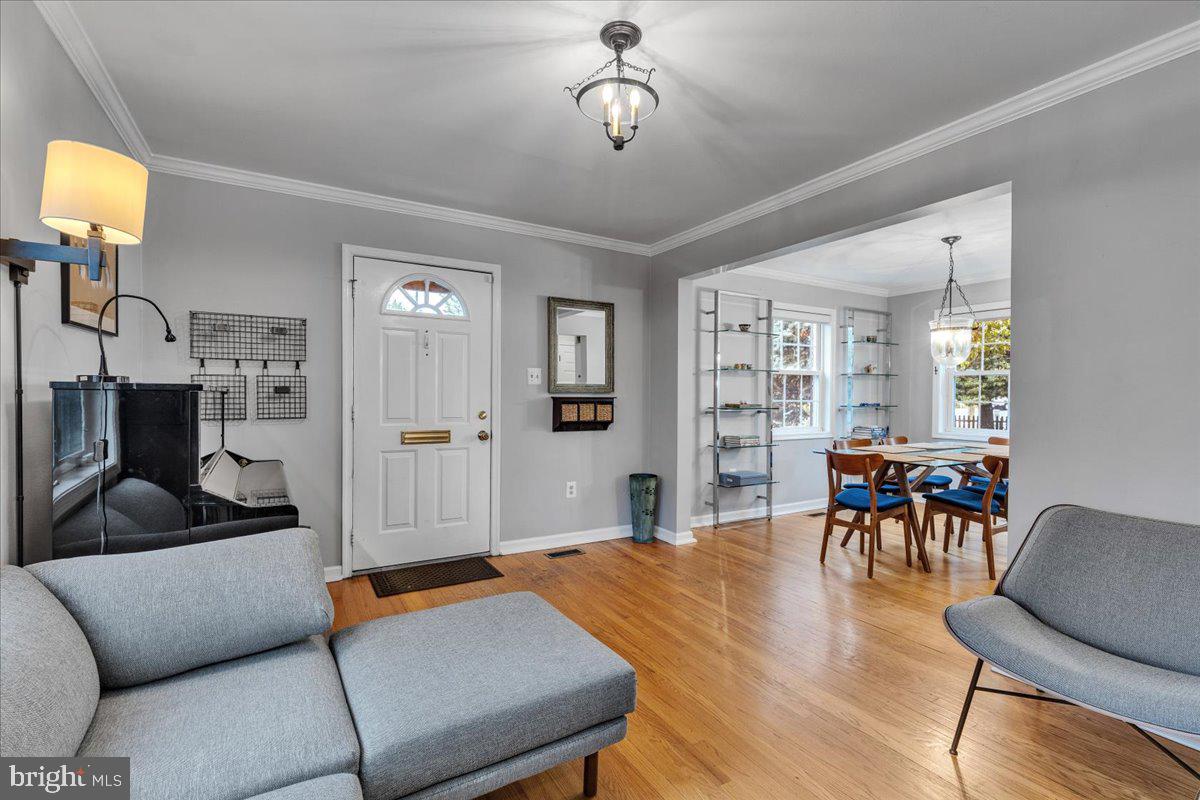 ARLINGTON HEIGHTS - Residential Lease