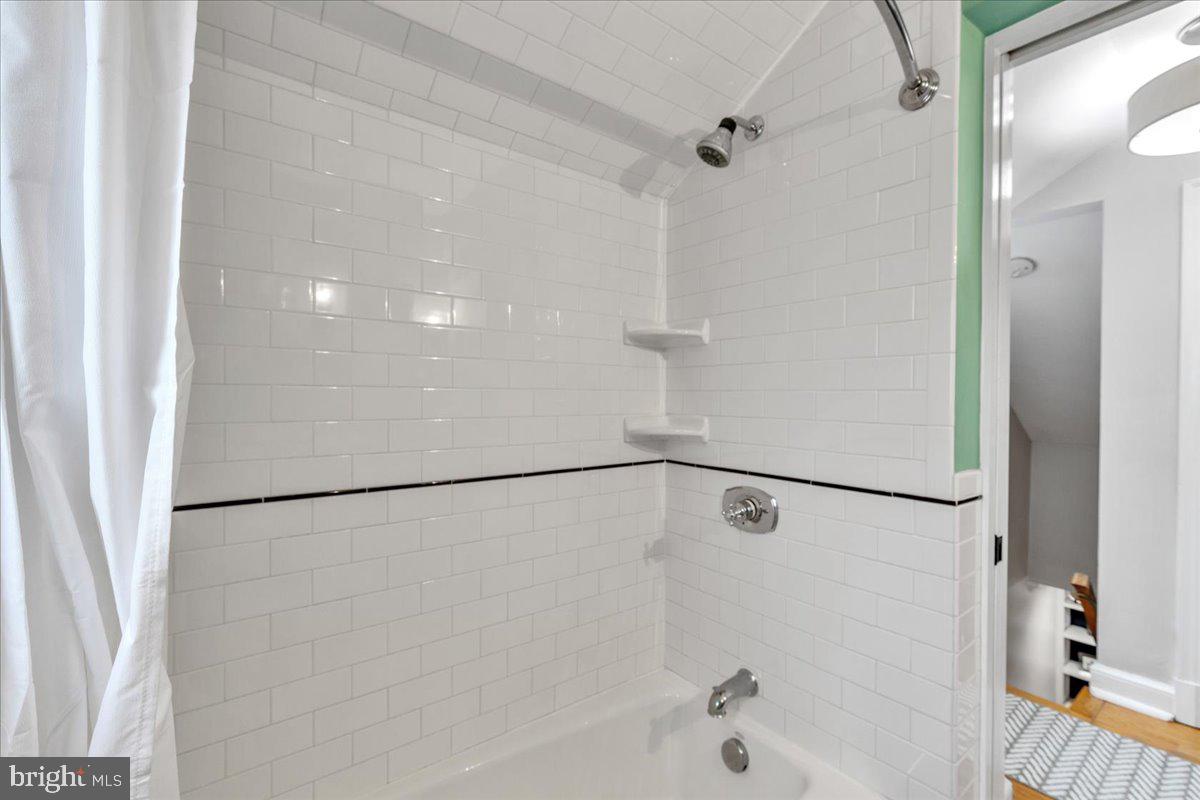 ARLINGTON HEIGHTS - Residential Lease