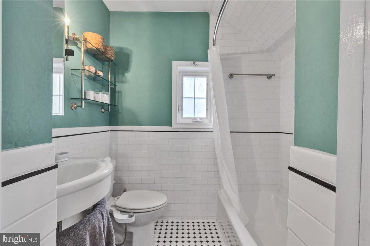 ARLINGTON HEIGHTS - Residential Lease