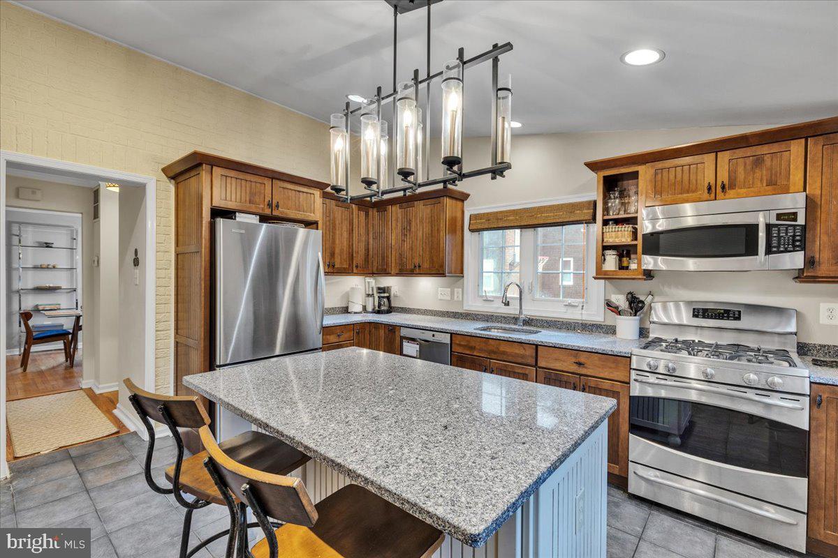 ARLINGTON HEIGHTS - Residential Lease