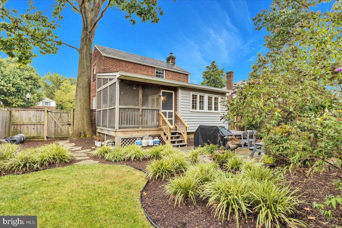 ARLINGTON HEIGHTS - Residential Lease