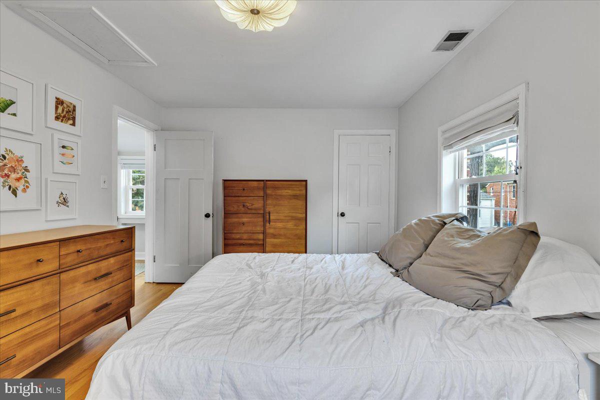 ARLINGTON HEIGHTS - Residential Lease