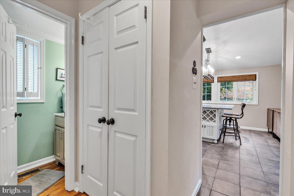 ARLINGTON HEIGHTS - Residential Lease