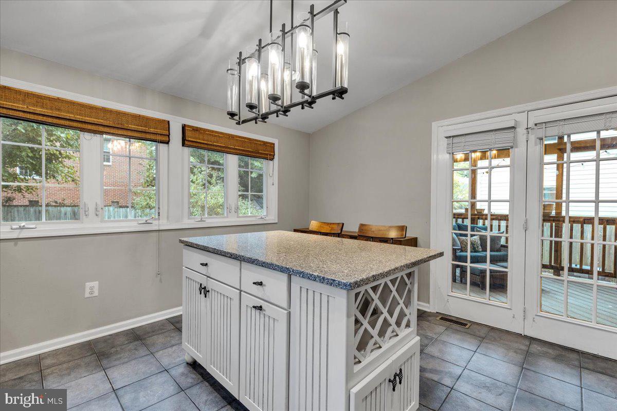 ARLINGTON HEIGHTS - Residential Lease