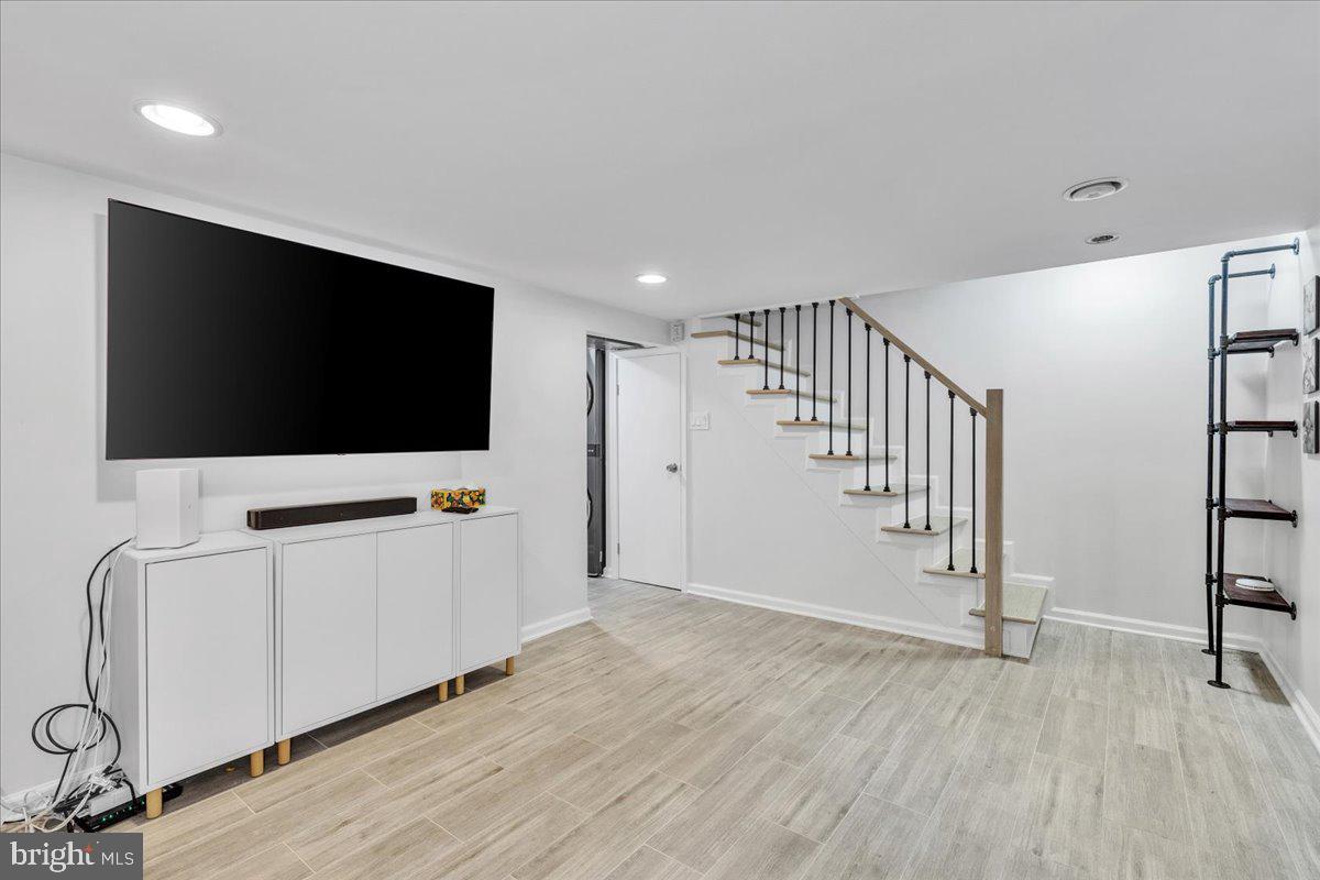 ARLINGTON HEIGHTS - Residential Lease