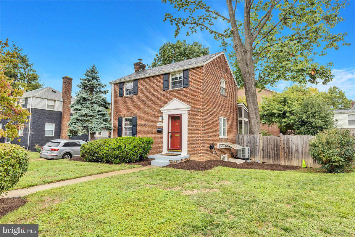 ARLINGTON HEIGHTS - Residential Lease