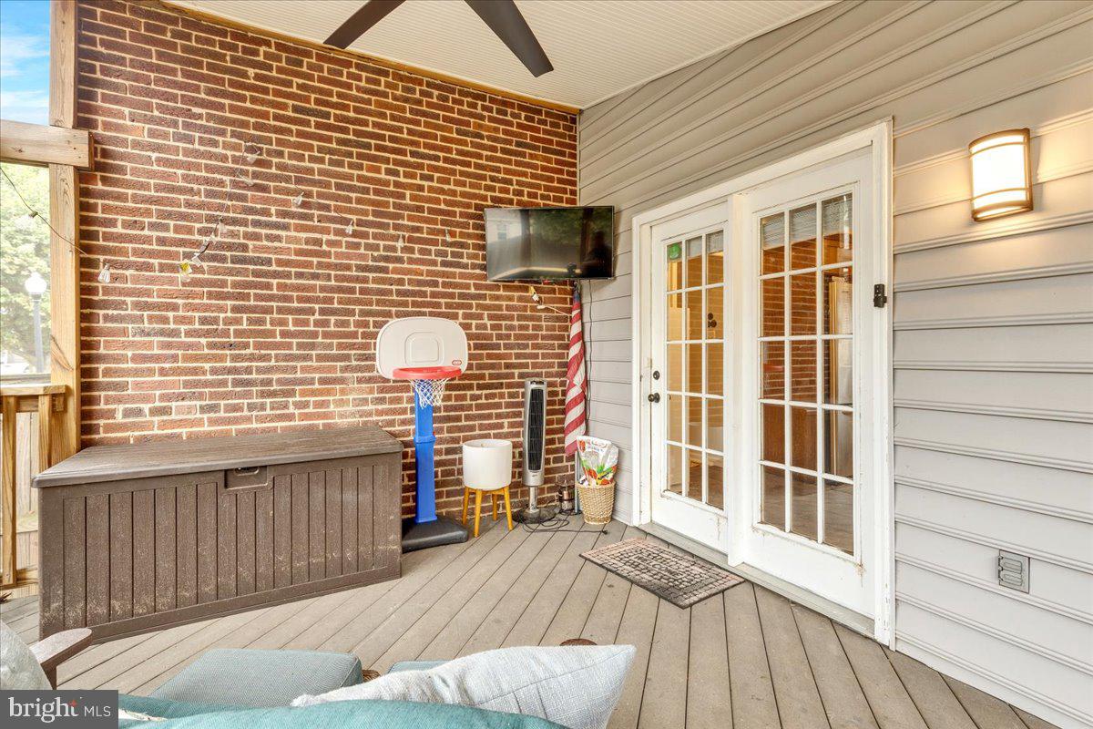 ARLINGTON HEIGHTS - Residential Lease