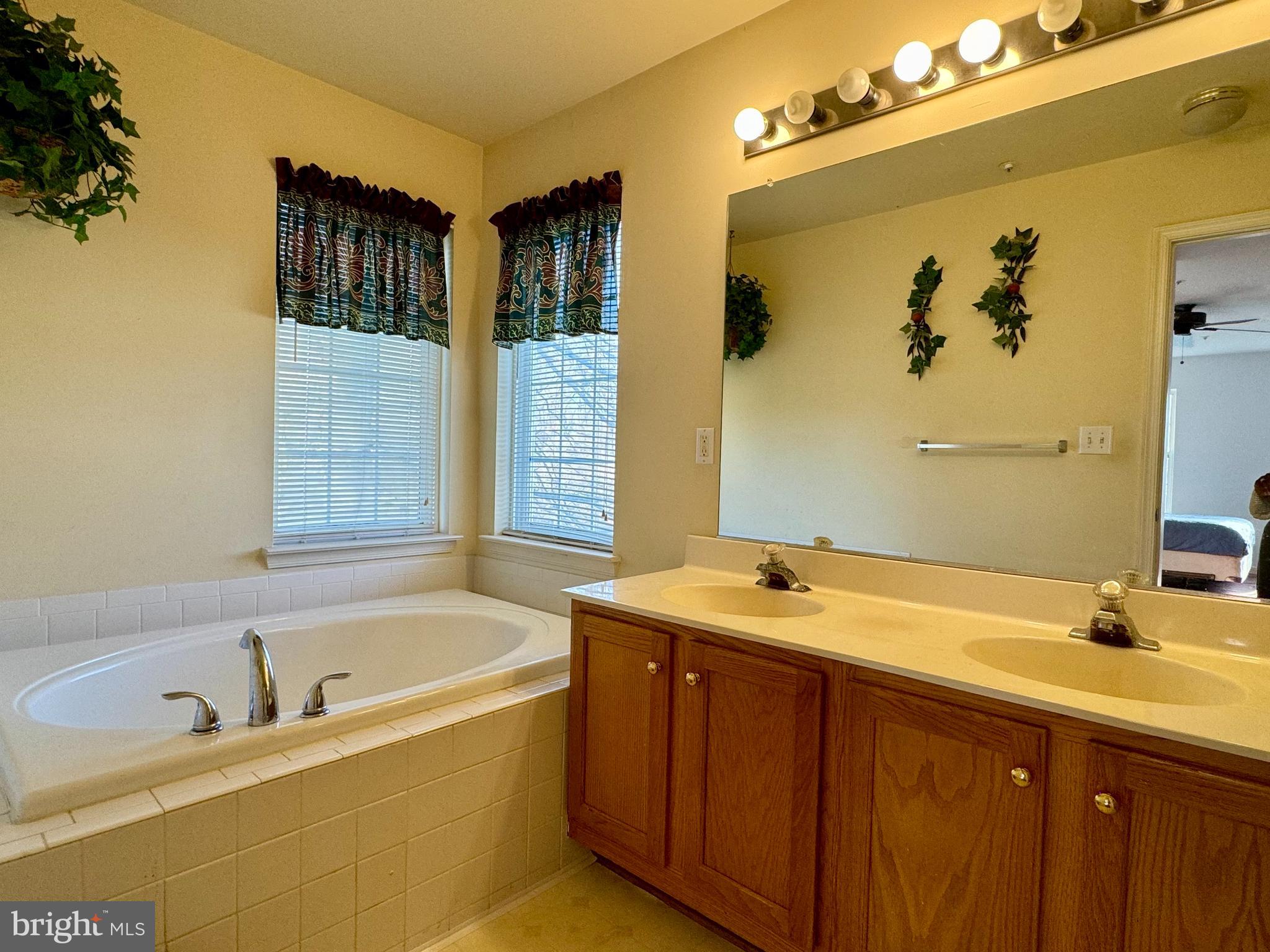 CROTONA PARK - Residential