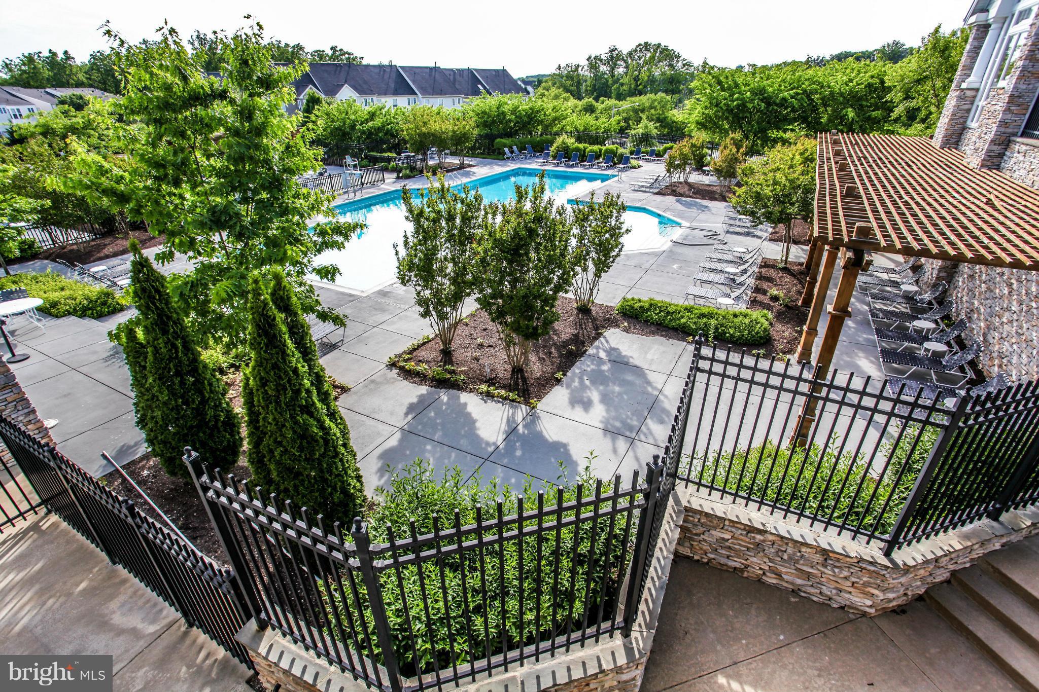 POTOMAC POINTE - Residential