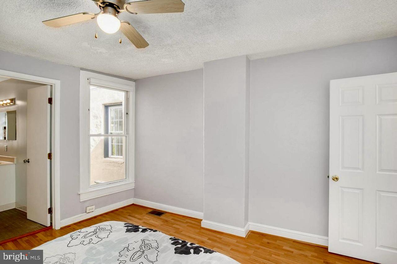 RIVERSIDE PARK - Residential Lease