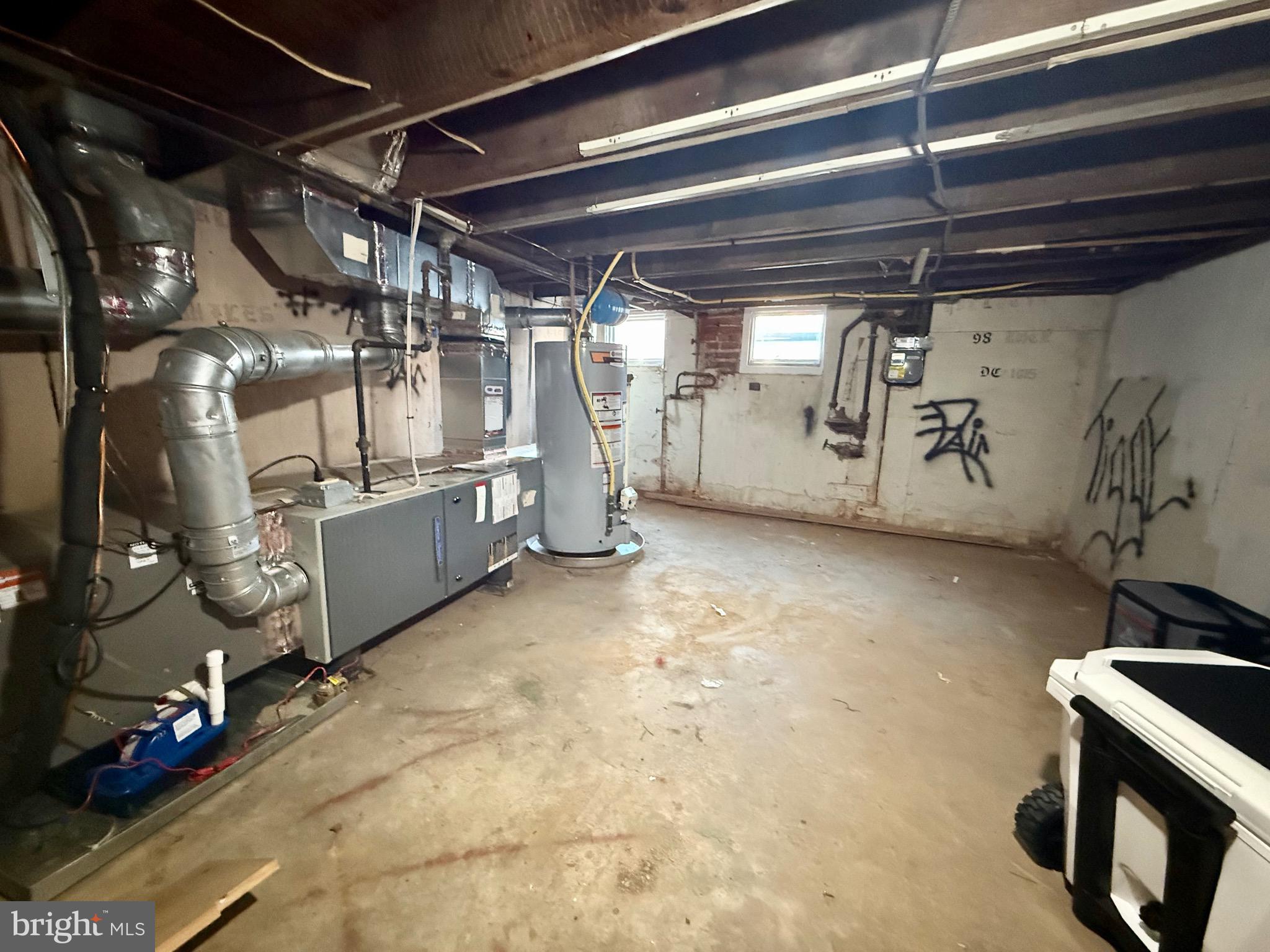 RIVERSIDE PARK - Residential Lease
