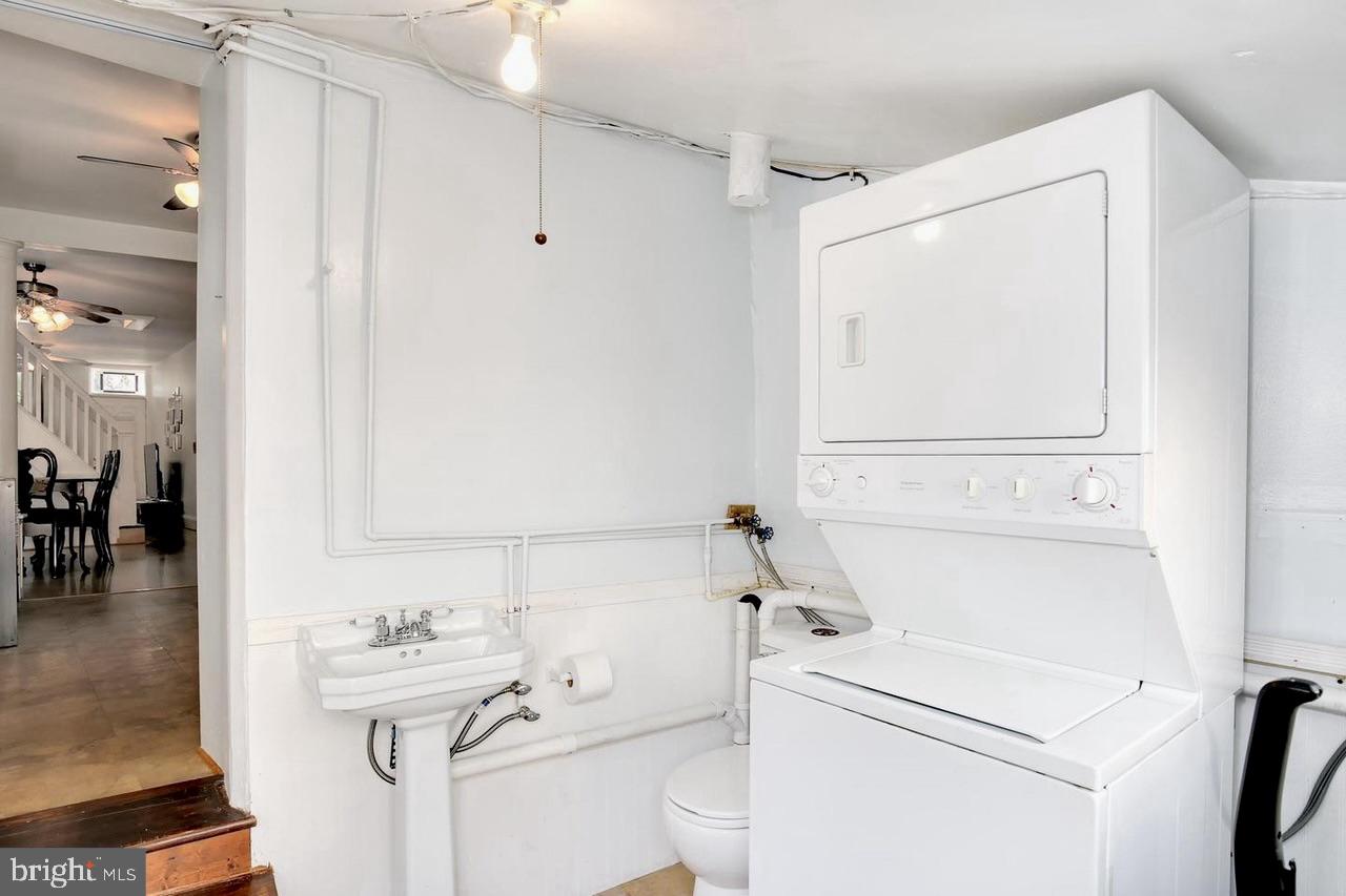 RIVERSIDE PARK - Residential Lease