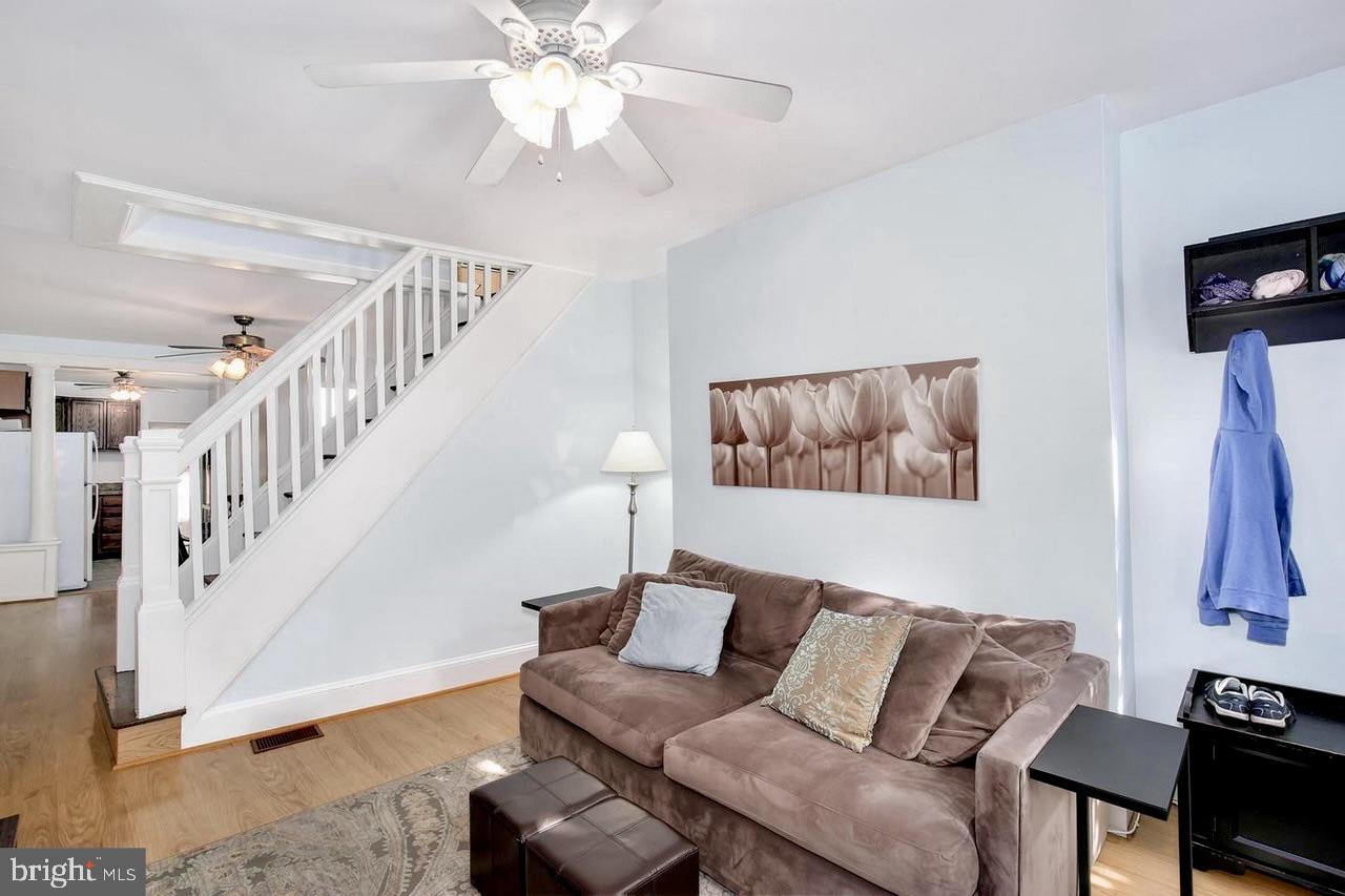 RIVERSIDE PARK - Residential Lease