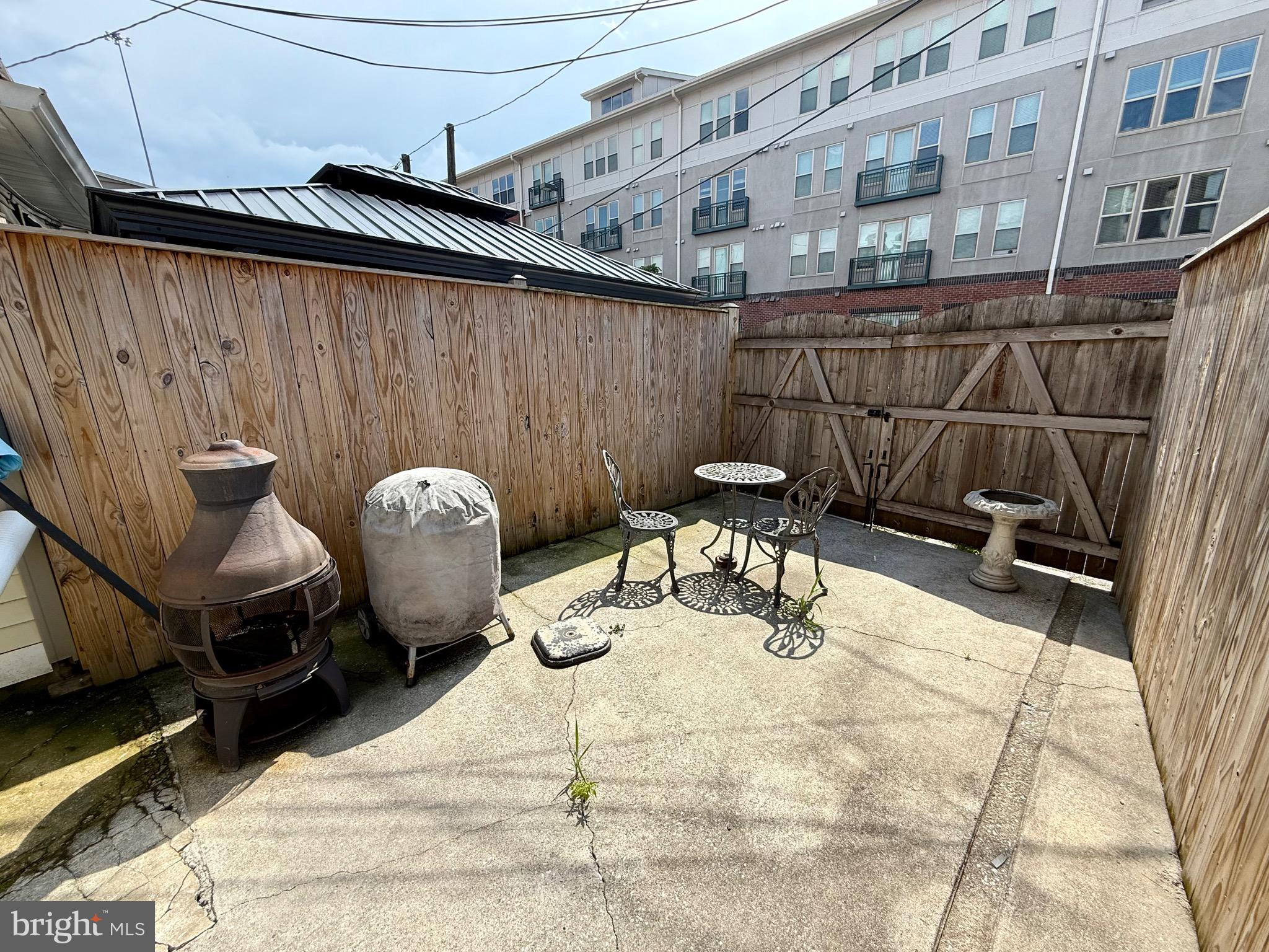 RIVERSIDE PARK - Residential Lease
