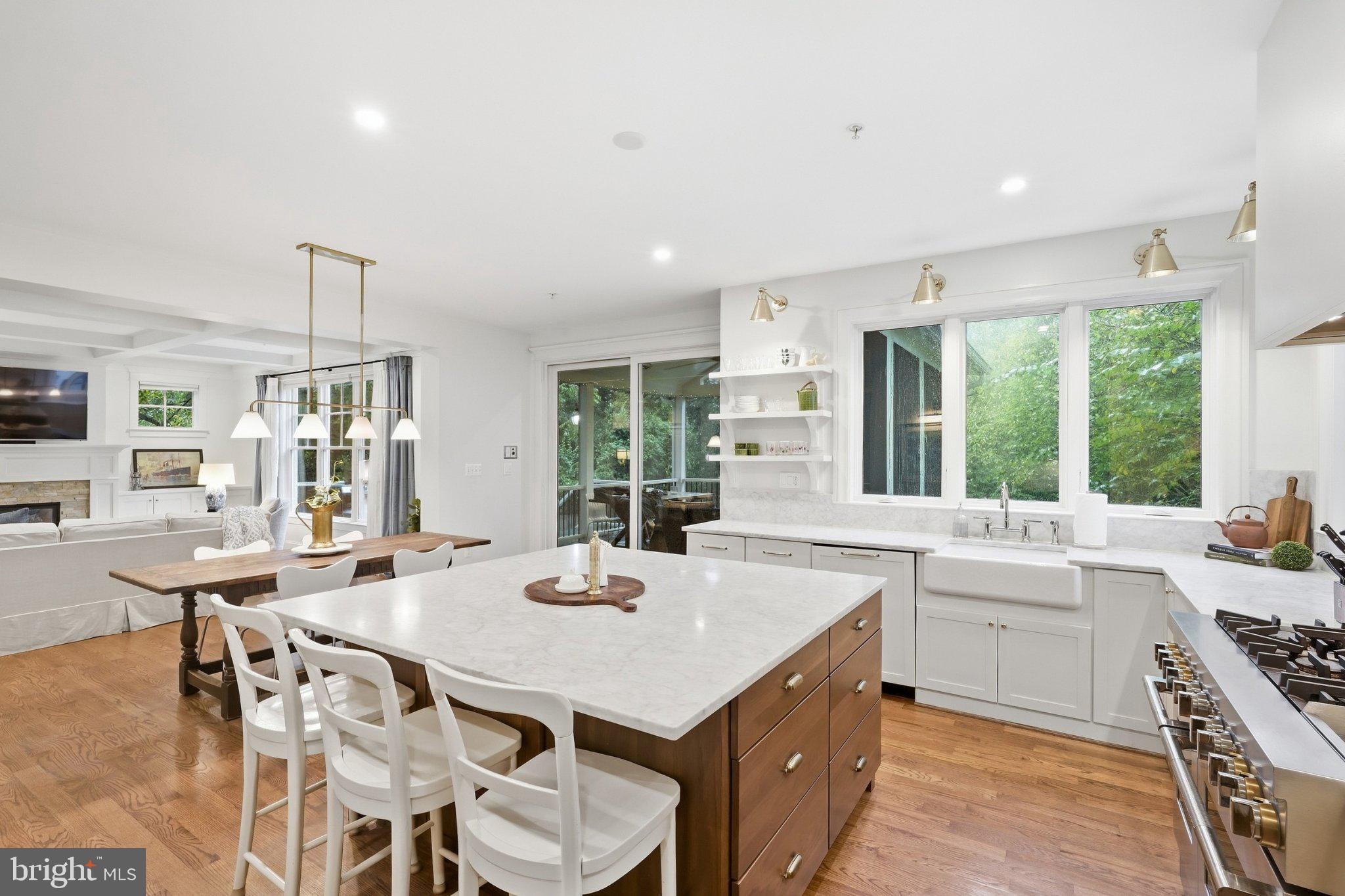 5813 IPSWICH ROAD