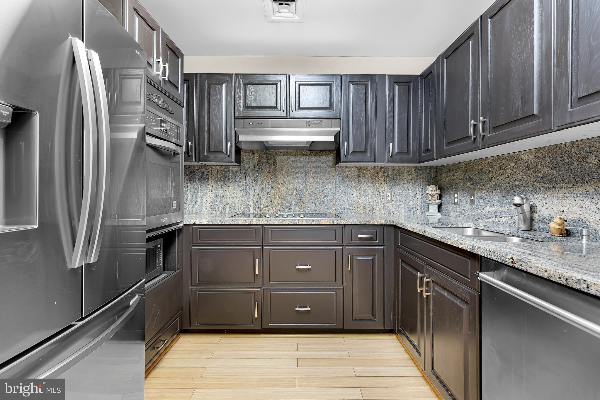 HARBOR COURT CONDOMINIUMS - Residential