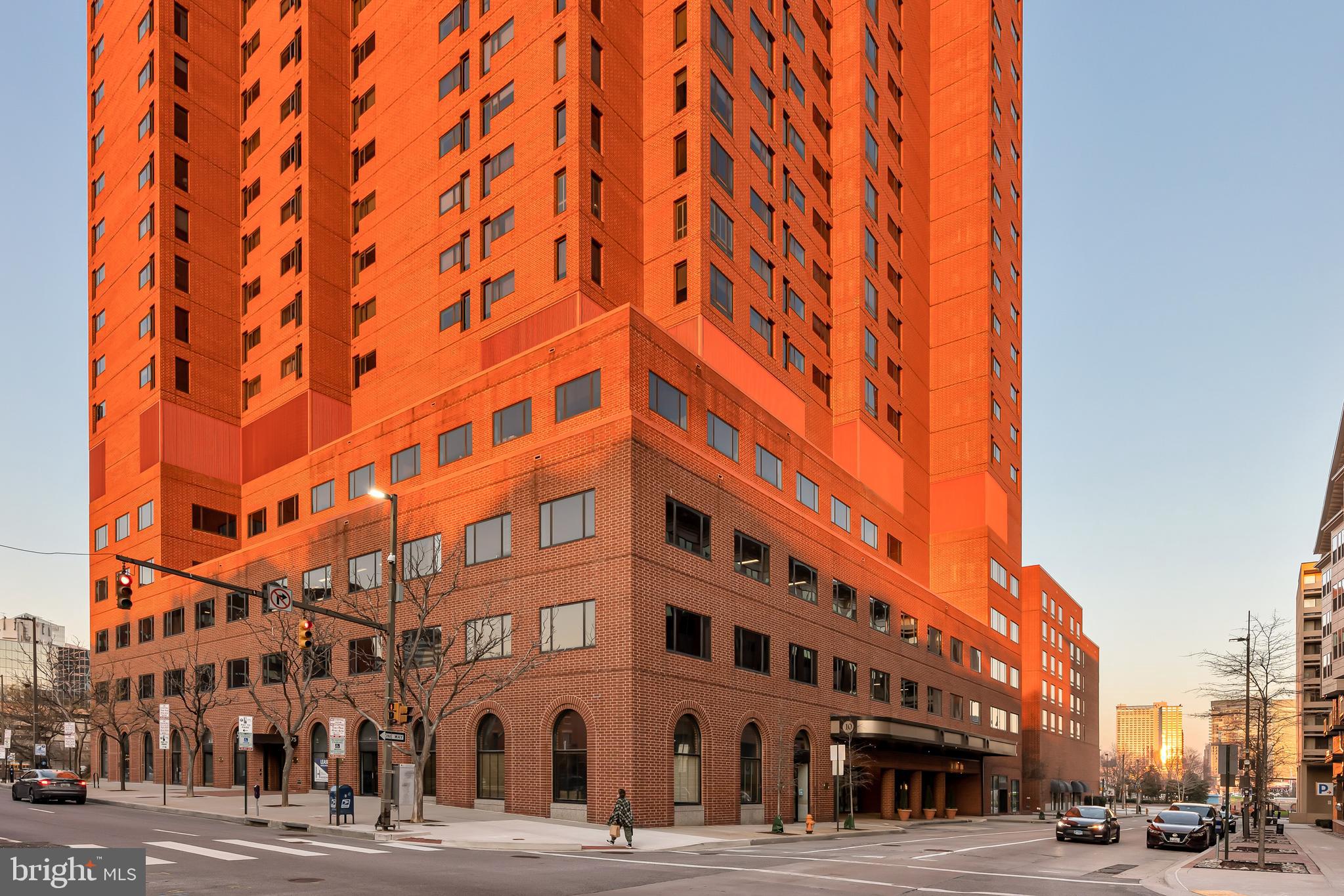 HARBOR COURT CONDOMINIUMS - Residential