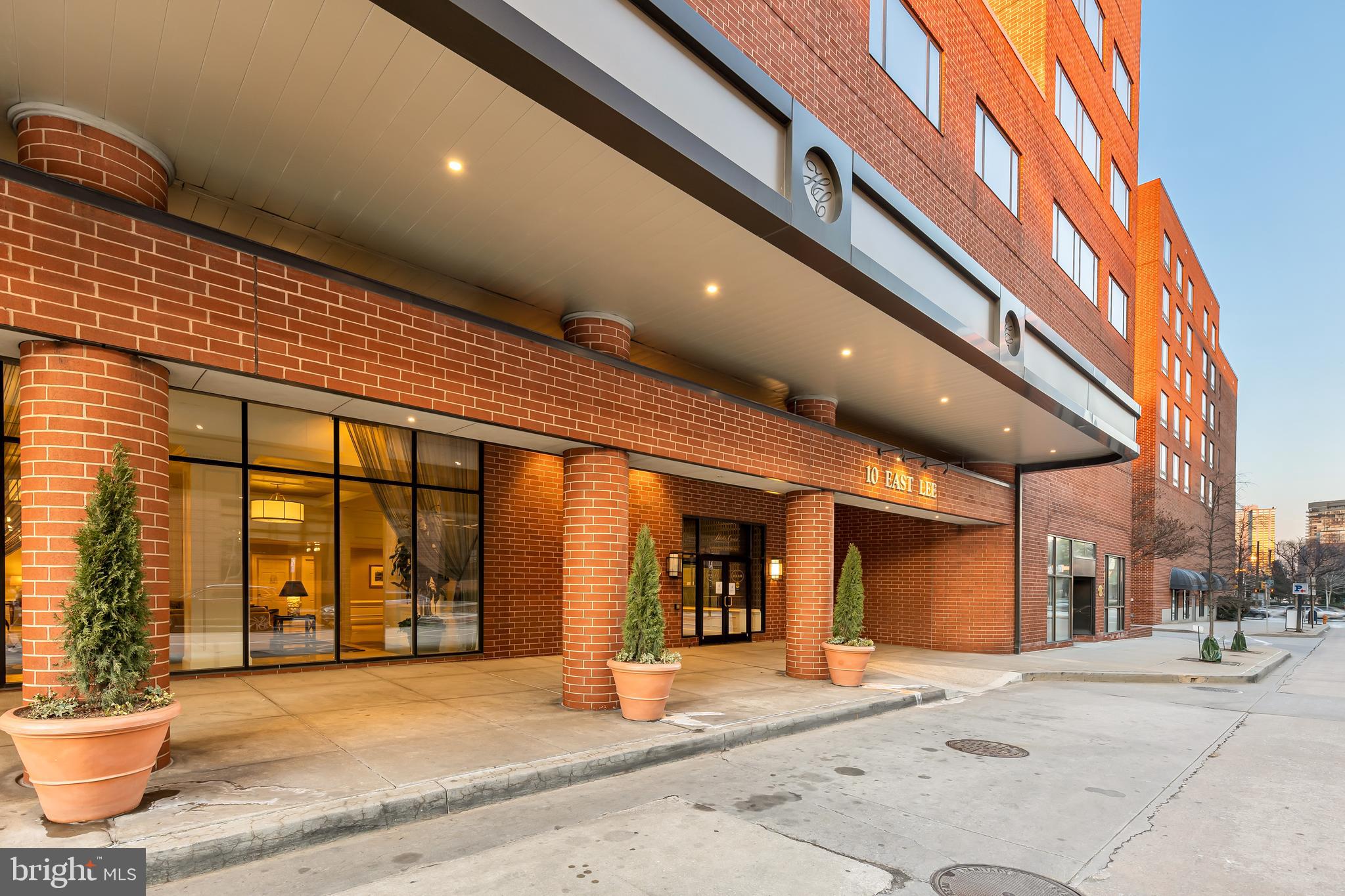 HARBOR COURT CONDOMINIUMS - Residential