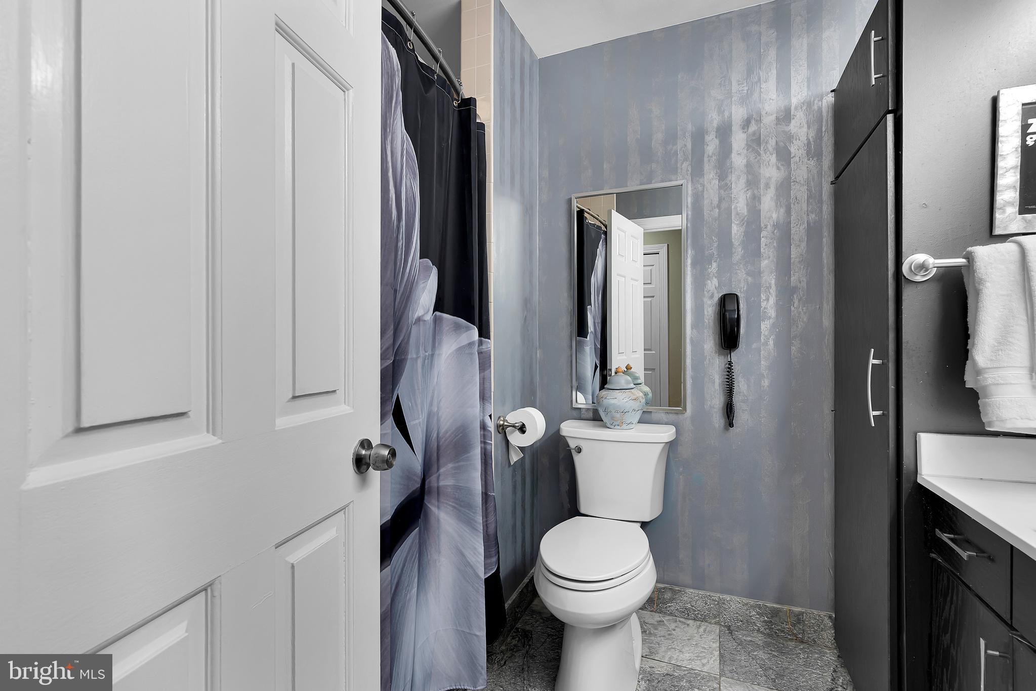 HARBOR COURT CONDOMINIUMS - Residential