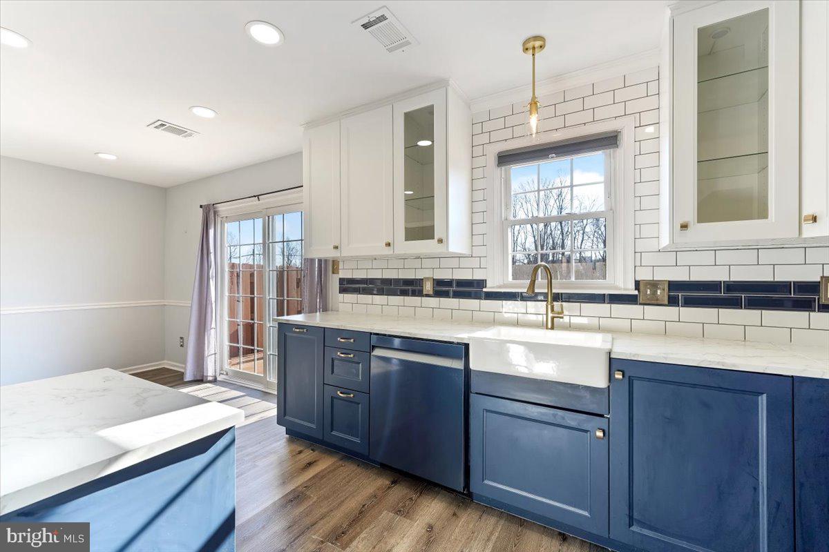 PICKERING POINTE - Residential Lease