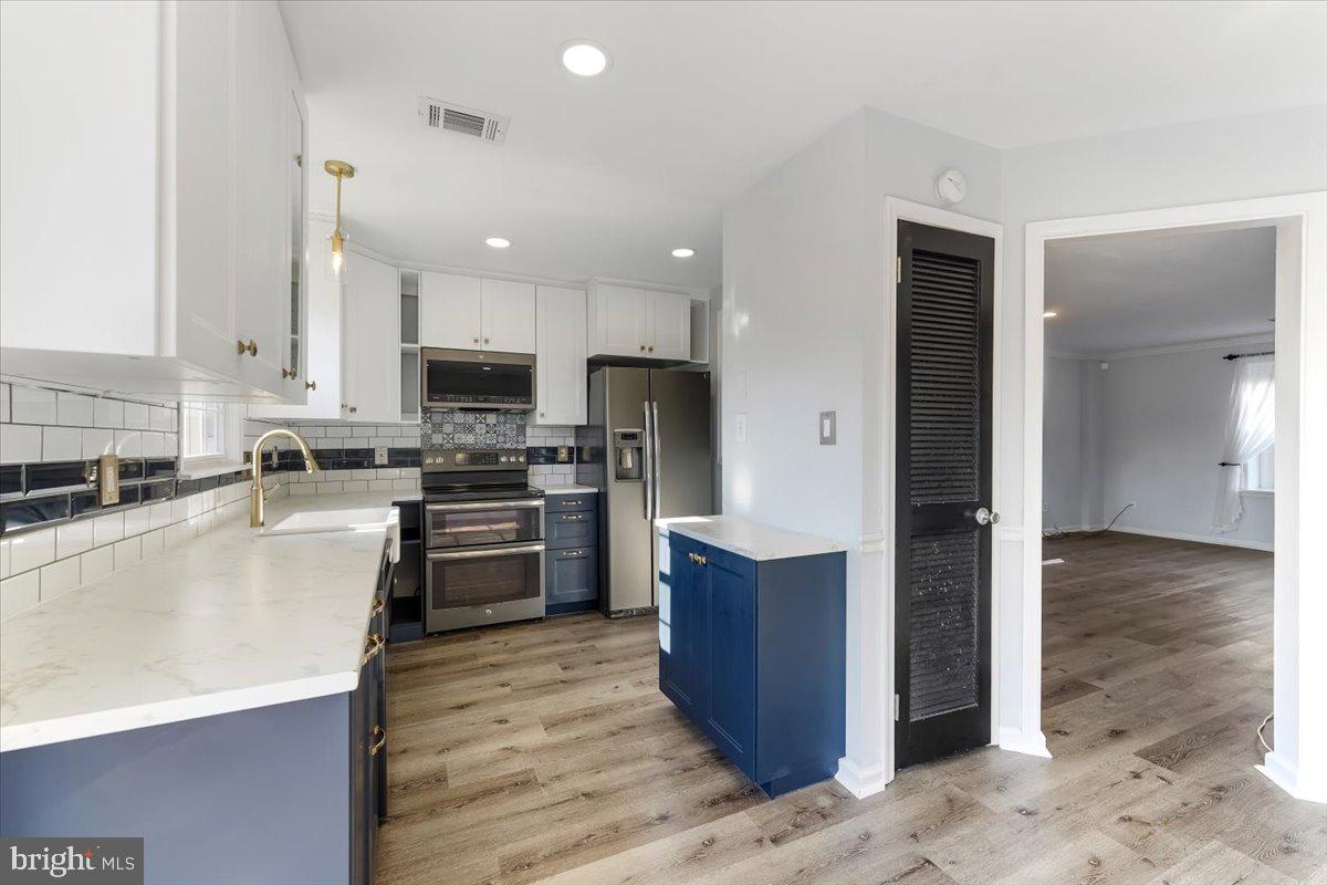 PICKERING POINTE - Residential Lease