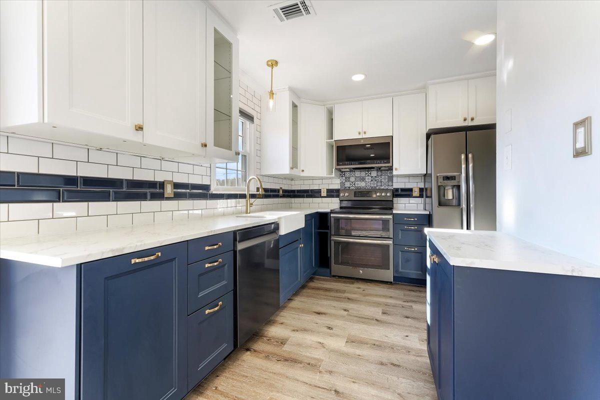 PICKERING POINTE - Residential Lease