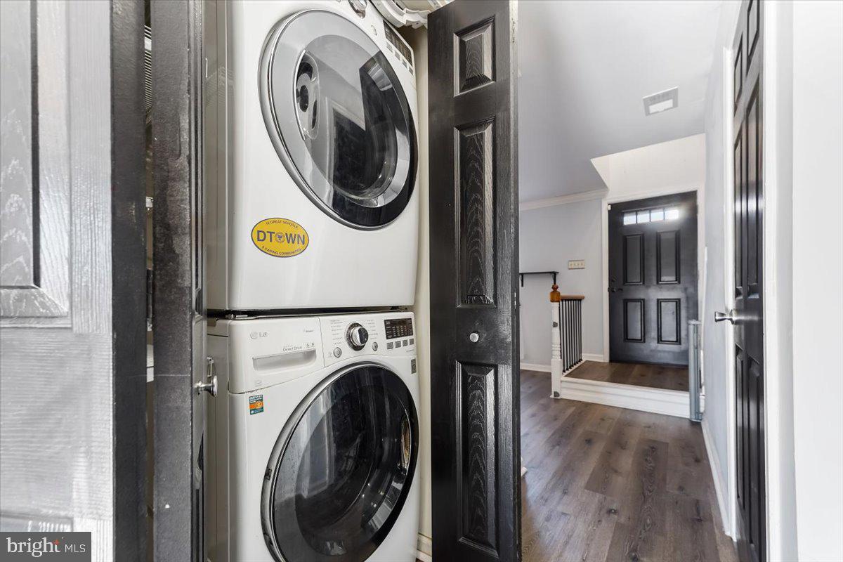 PICKERING POINTE - Residential Lease