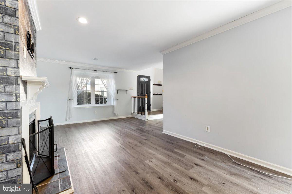 PICKERING POINTE - Residential Lease