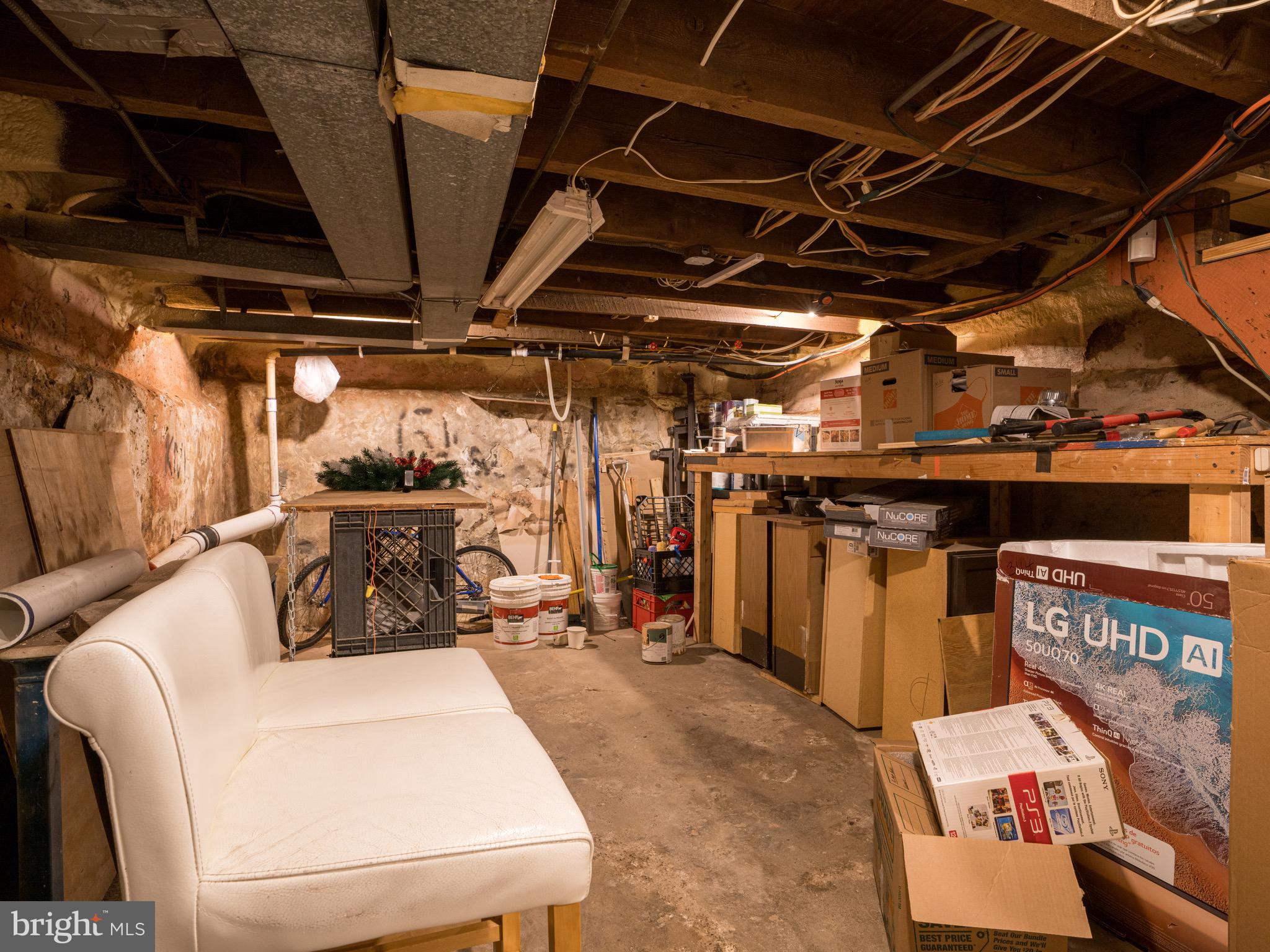 EAST KENSINGTON - Residential