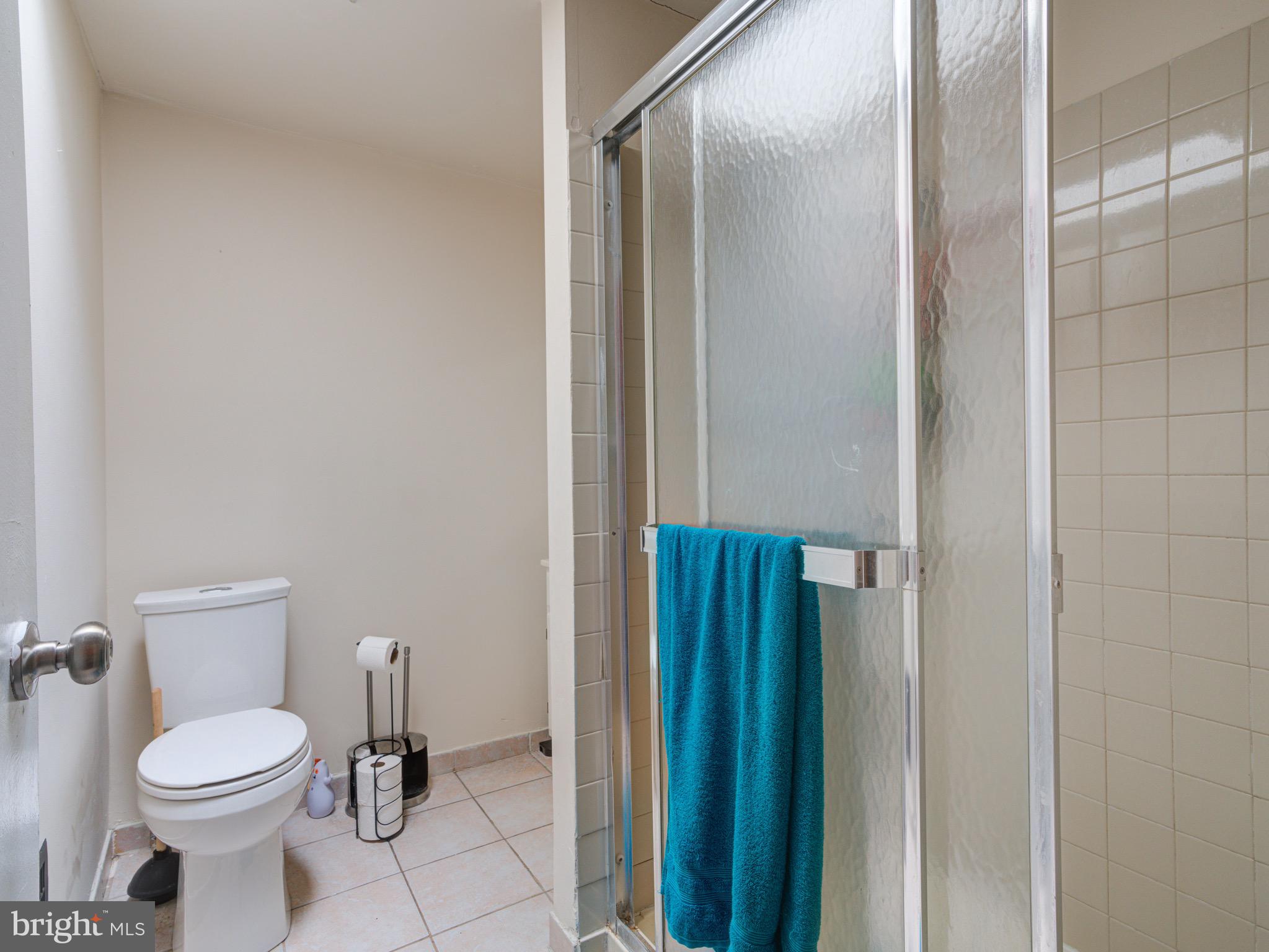 EAST KENSINGTON - Residential